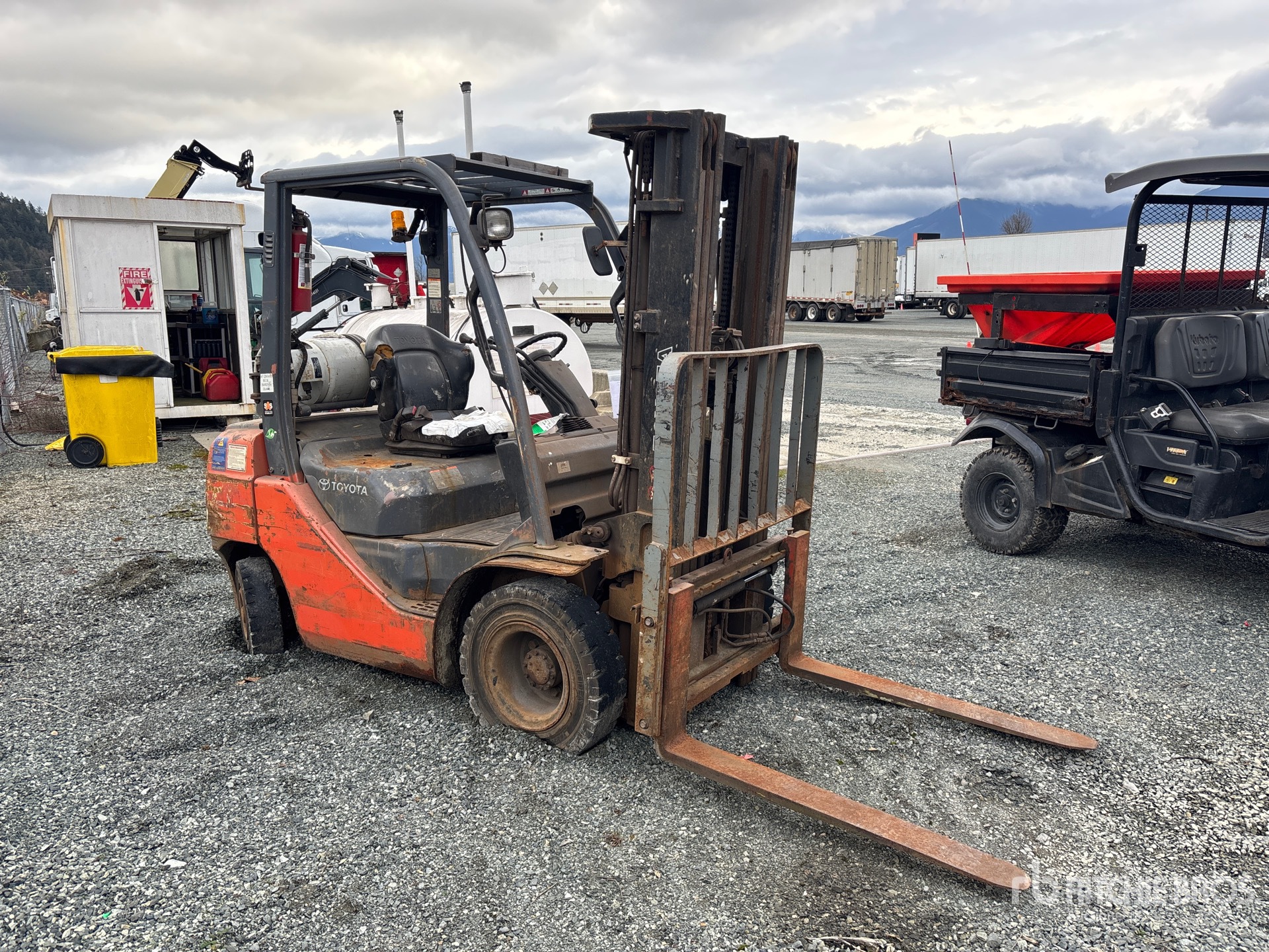 General Appearance with Picture, Right Front Corner