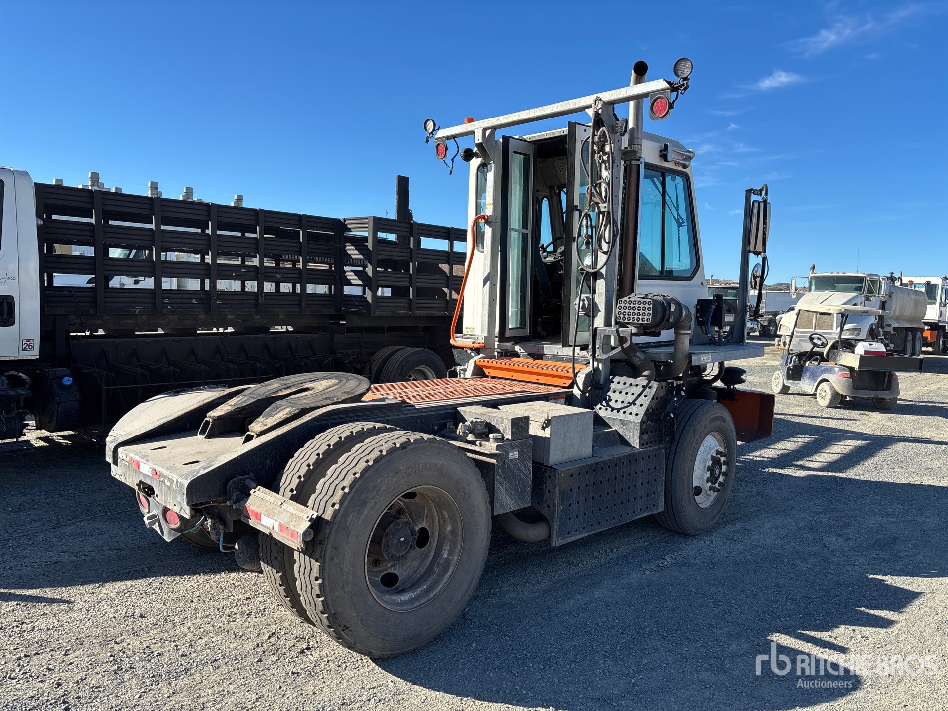 Aspect général with Image, coin arrière droit