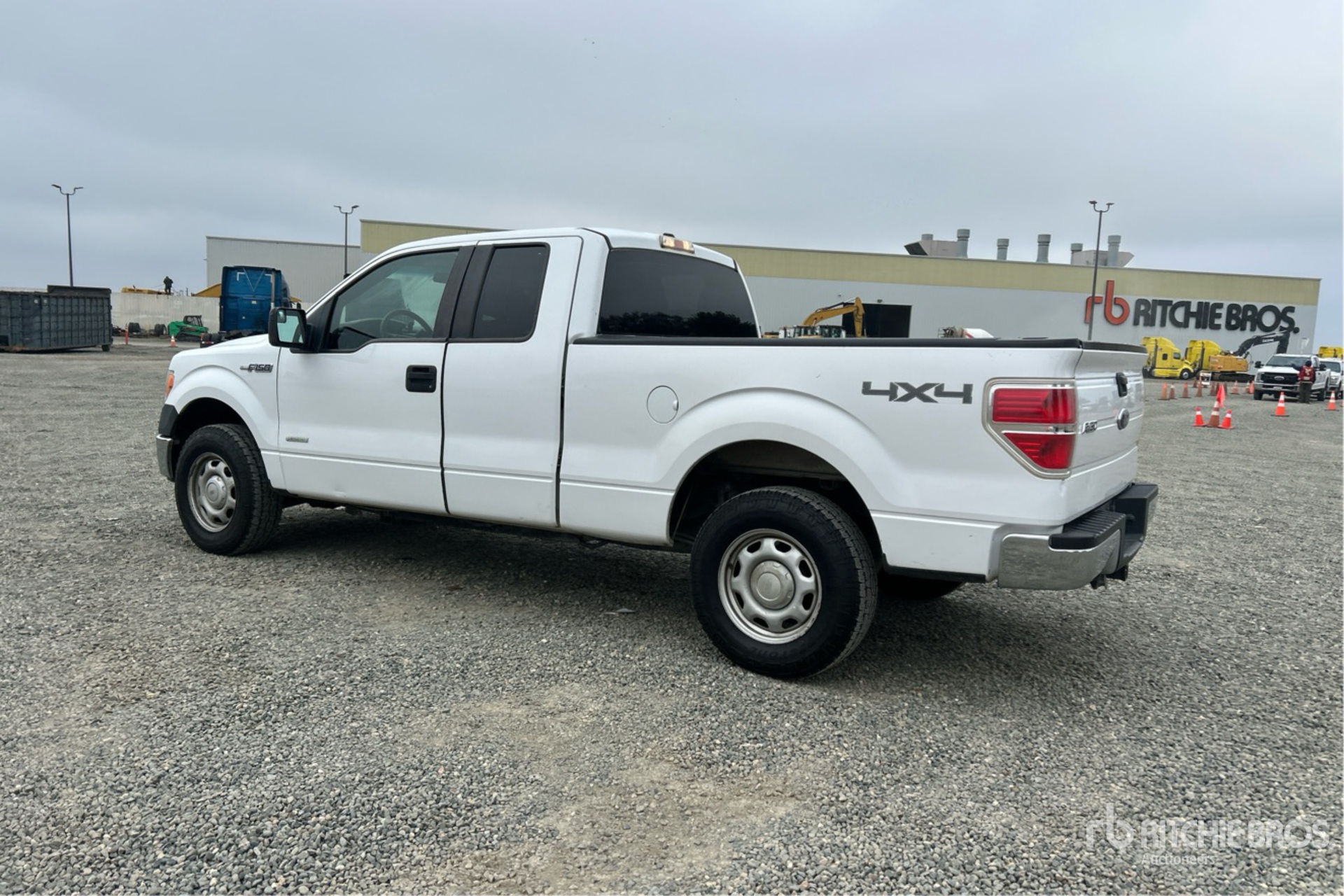 General Appearance with Picture, Left Rear Corner