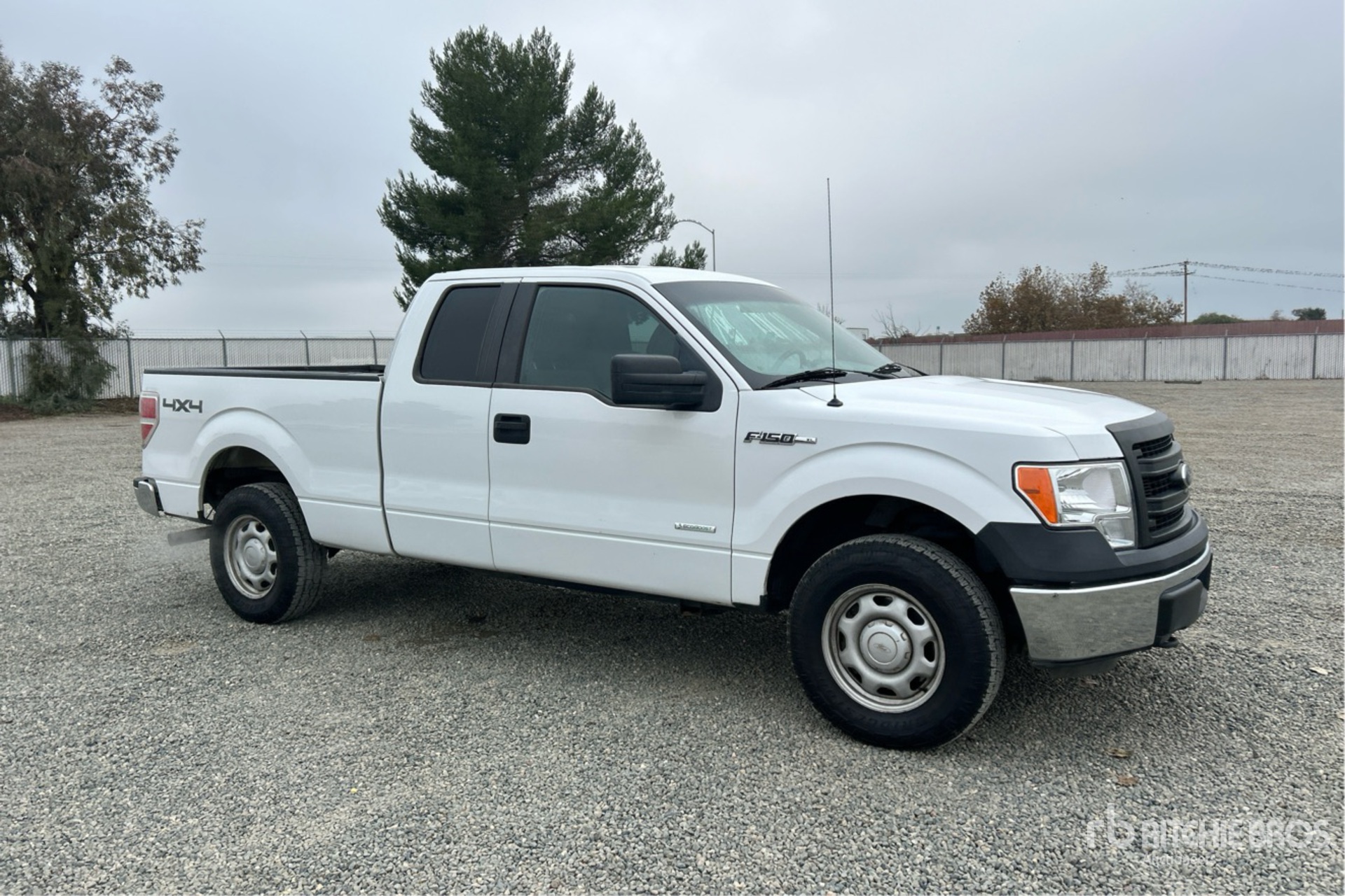 Aspect général with Image, coin avant droit