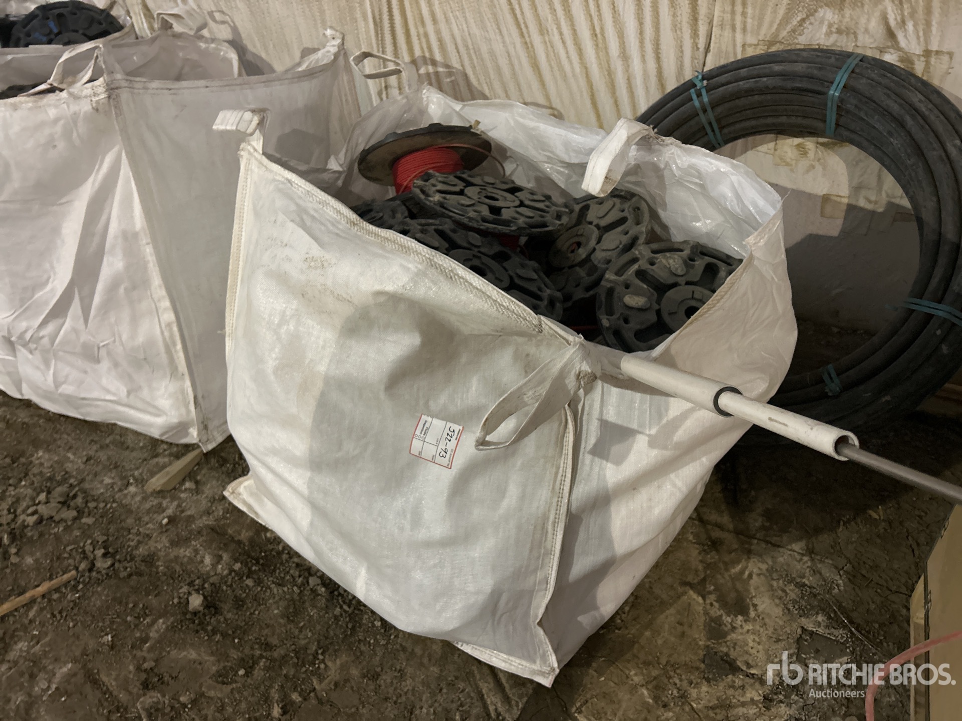 General Appearance with Bild, Ecke vorne links