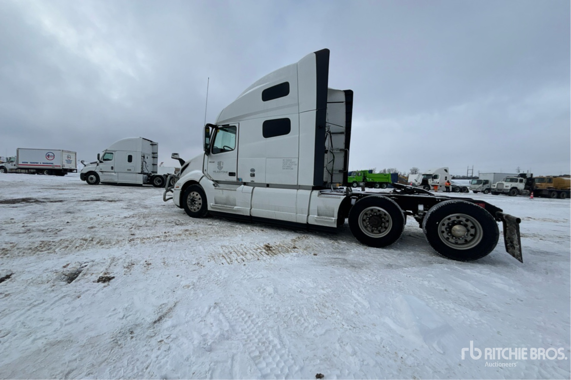 General Appearance with Foto, angolo posteriore sinistro