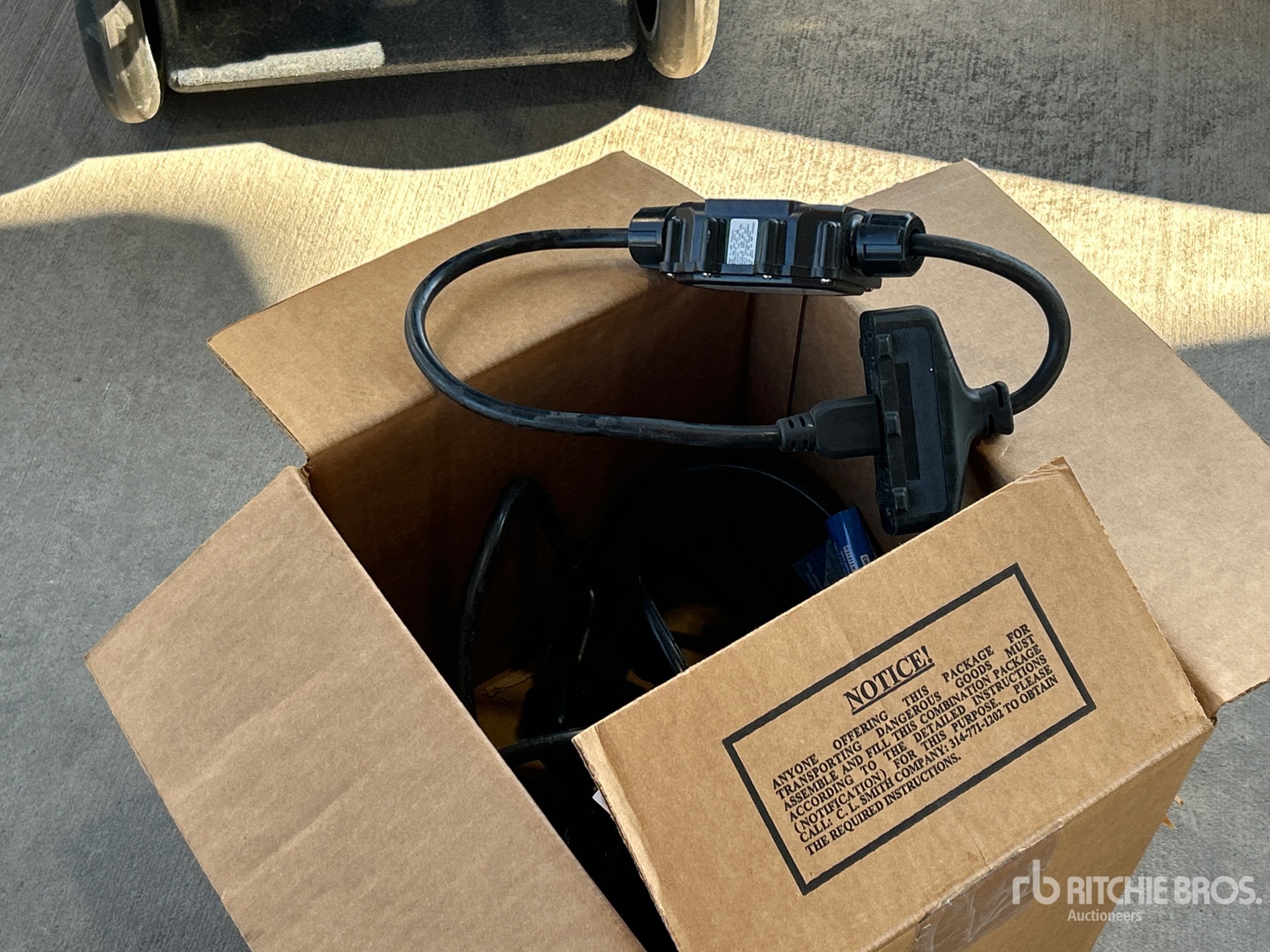 General Appearance with Foto, angolo posteriore sinistro