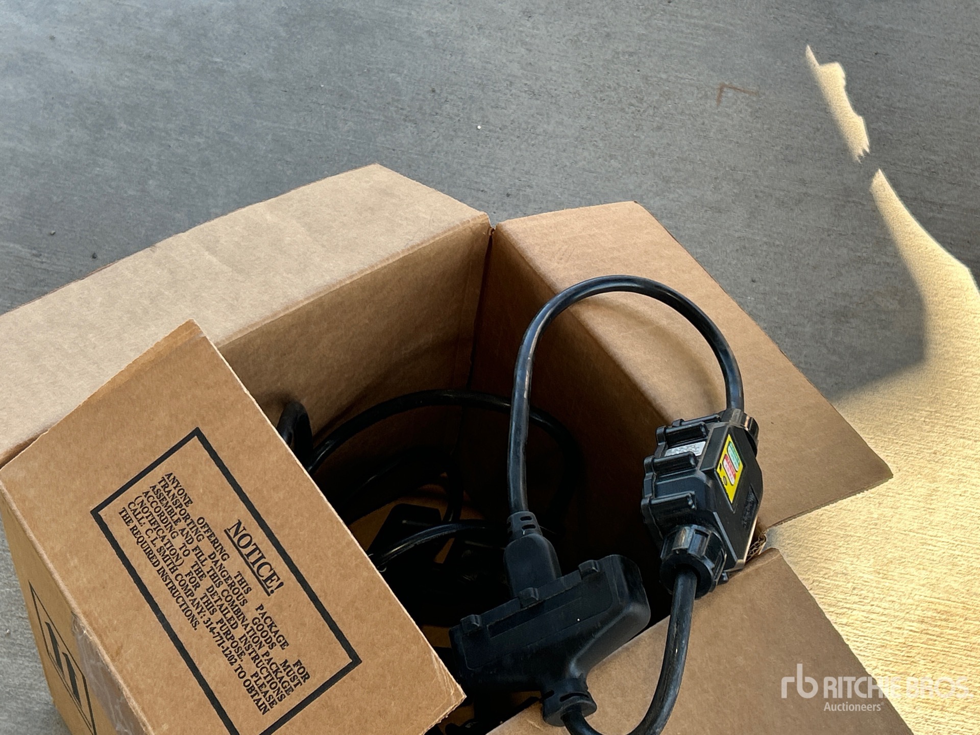 General Appearance with Foto, angolo anteriore sinistro