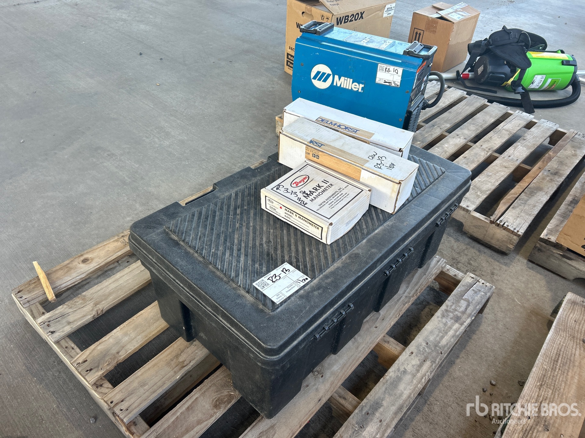 General Appearance with Image, coin avant gauche