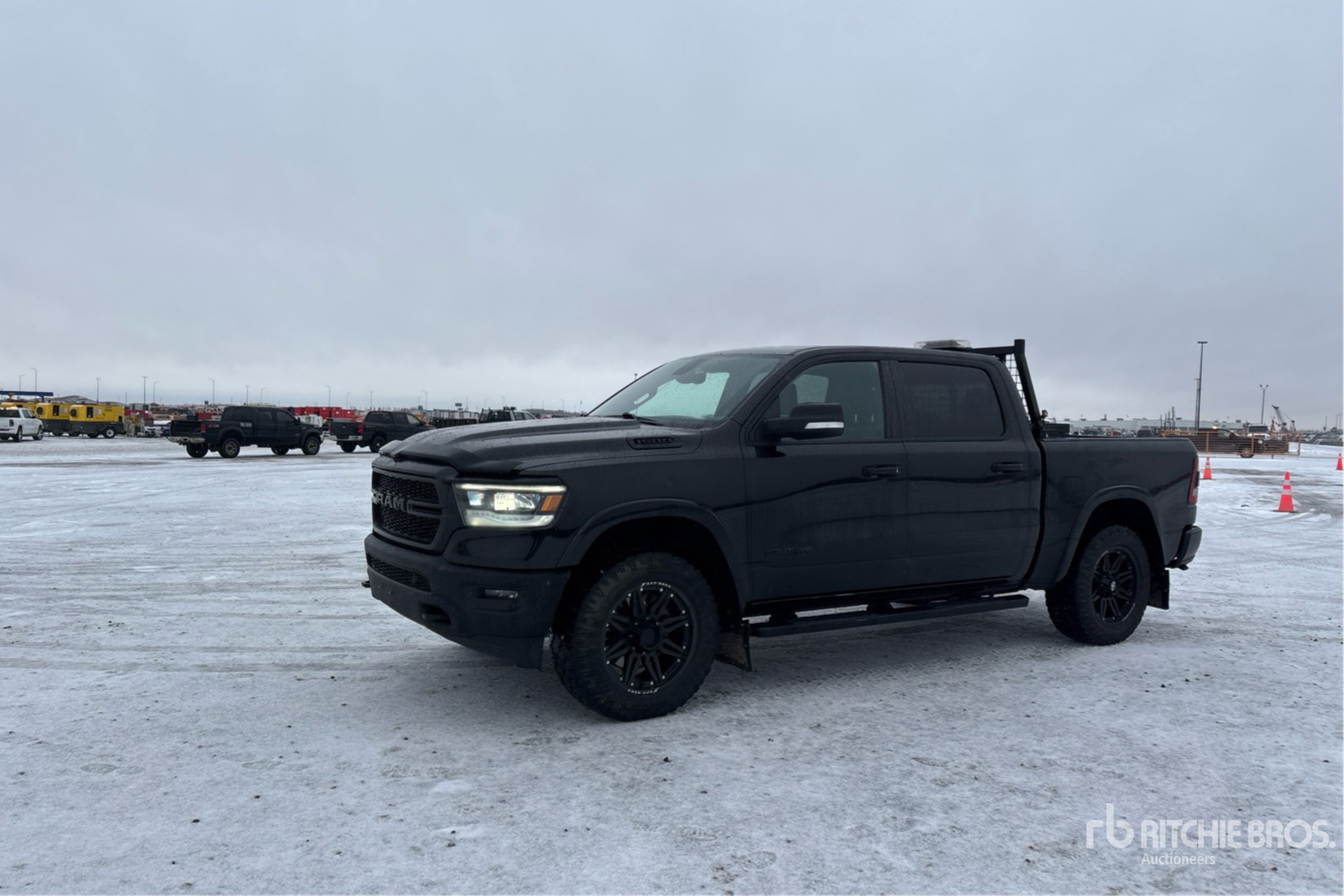 General Appearance with Foto, angolo anteriore sinistro