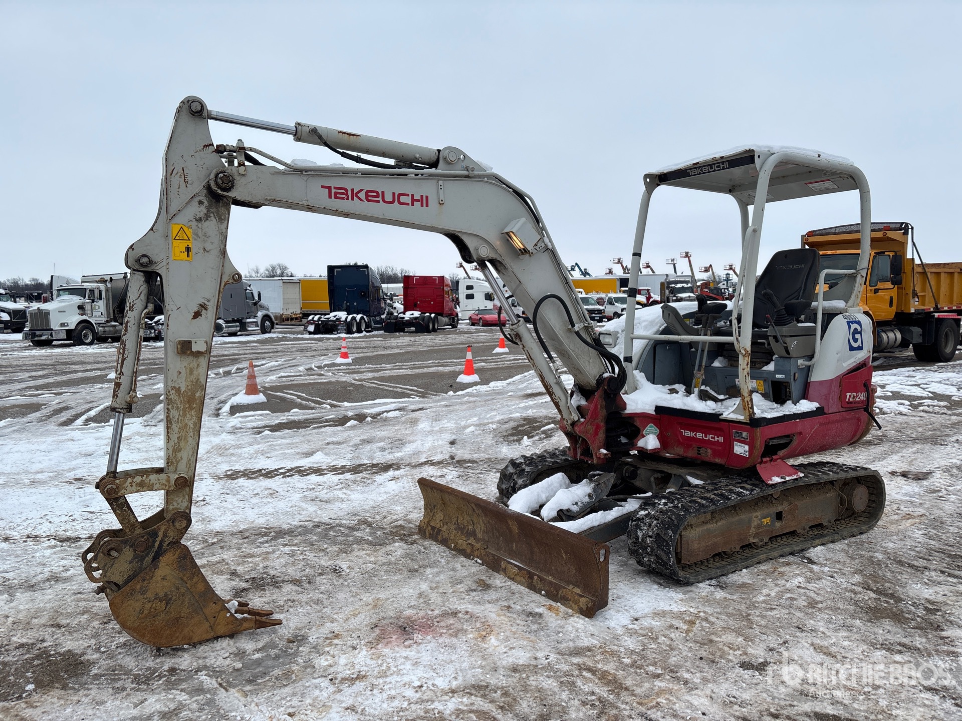 General Appearance with Picture, Left Front Corner