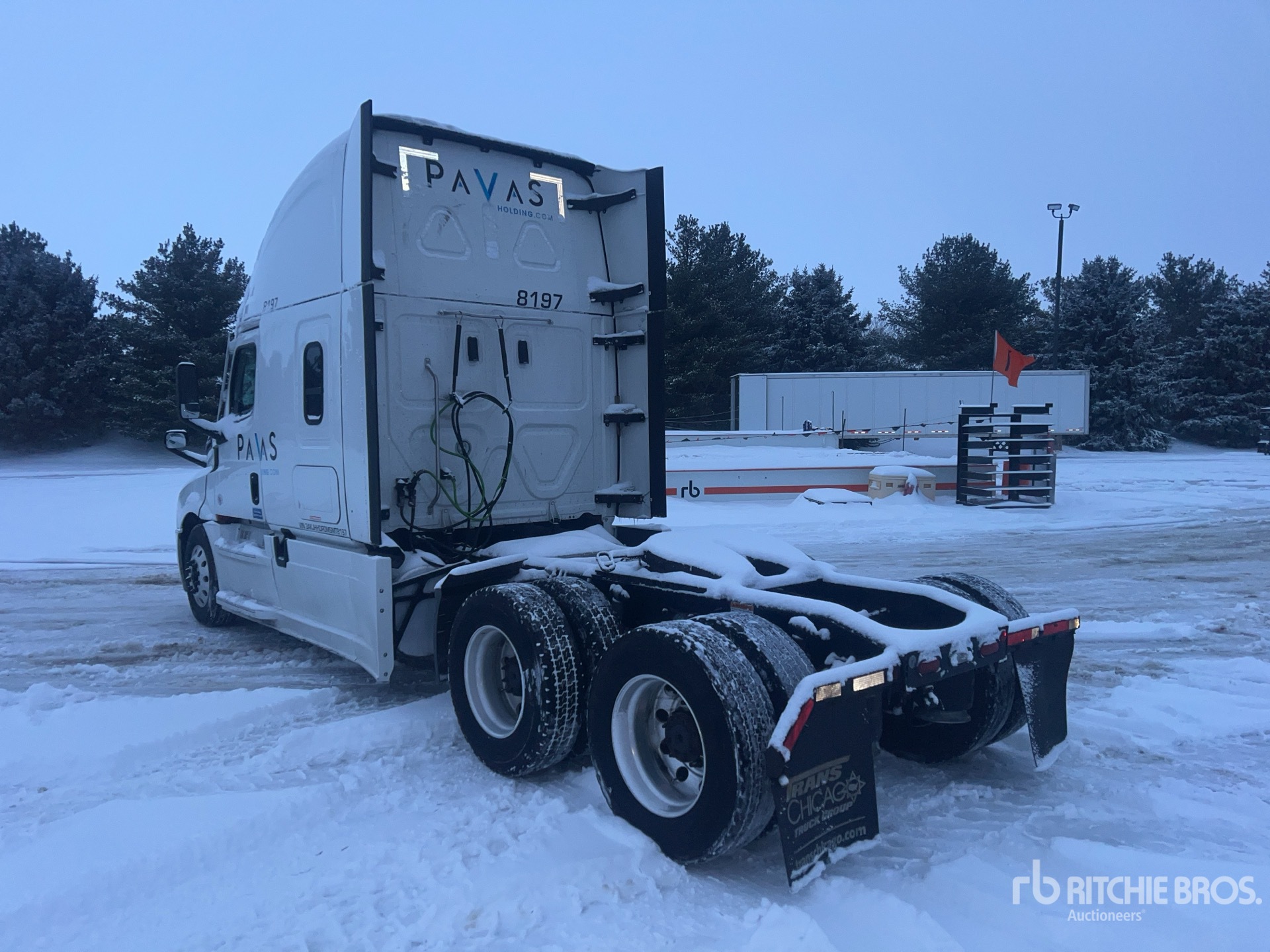 Aspect général with Image, coin arrière gauche