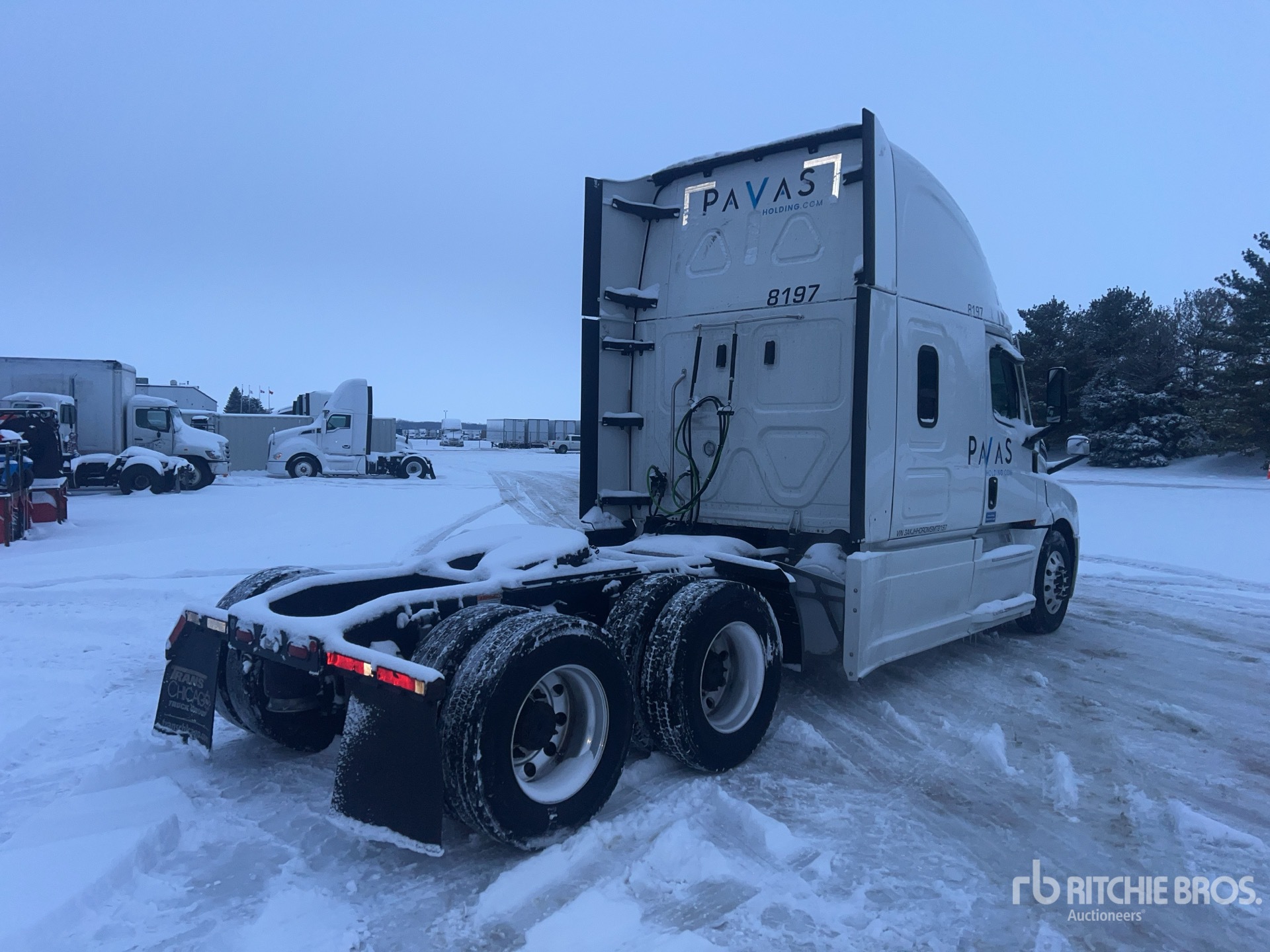 Aspect général with Image, coin arrière droit