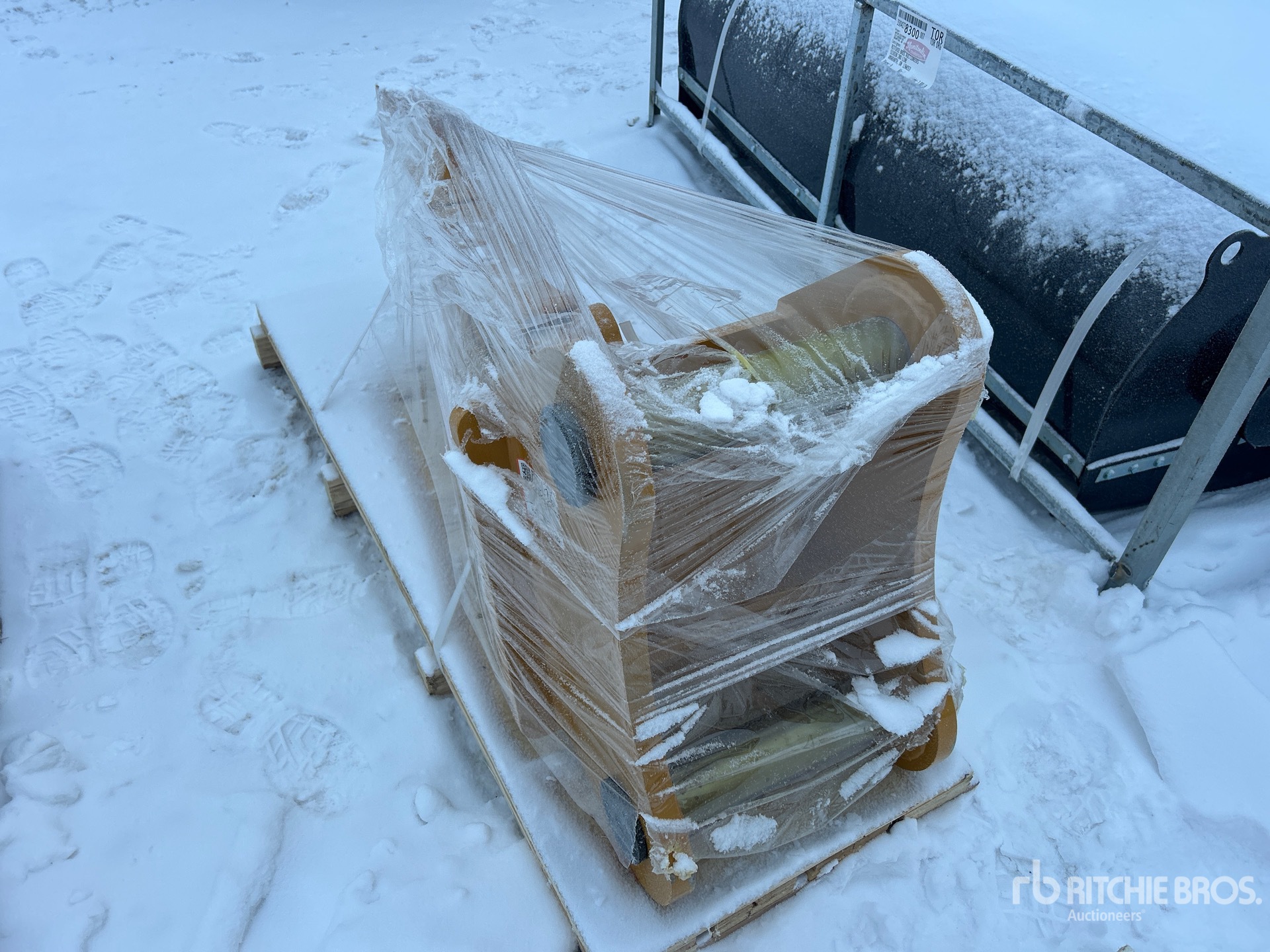 General Appearance with Foto, angolo posteriore sinistro