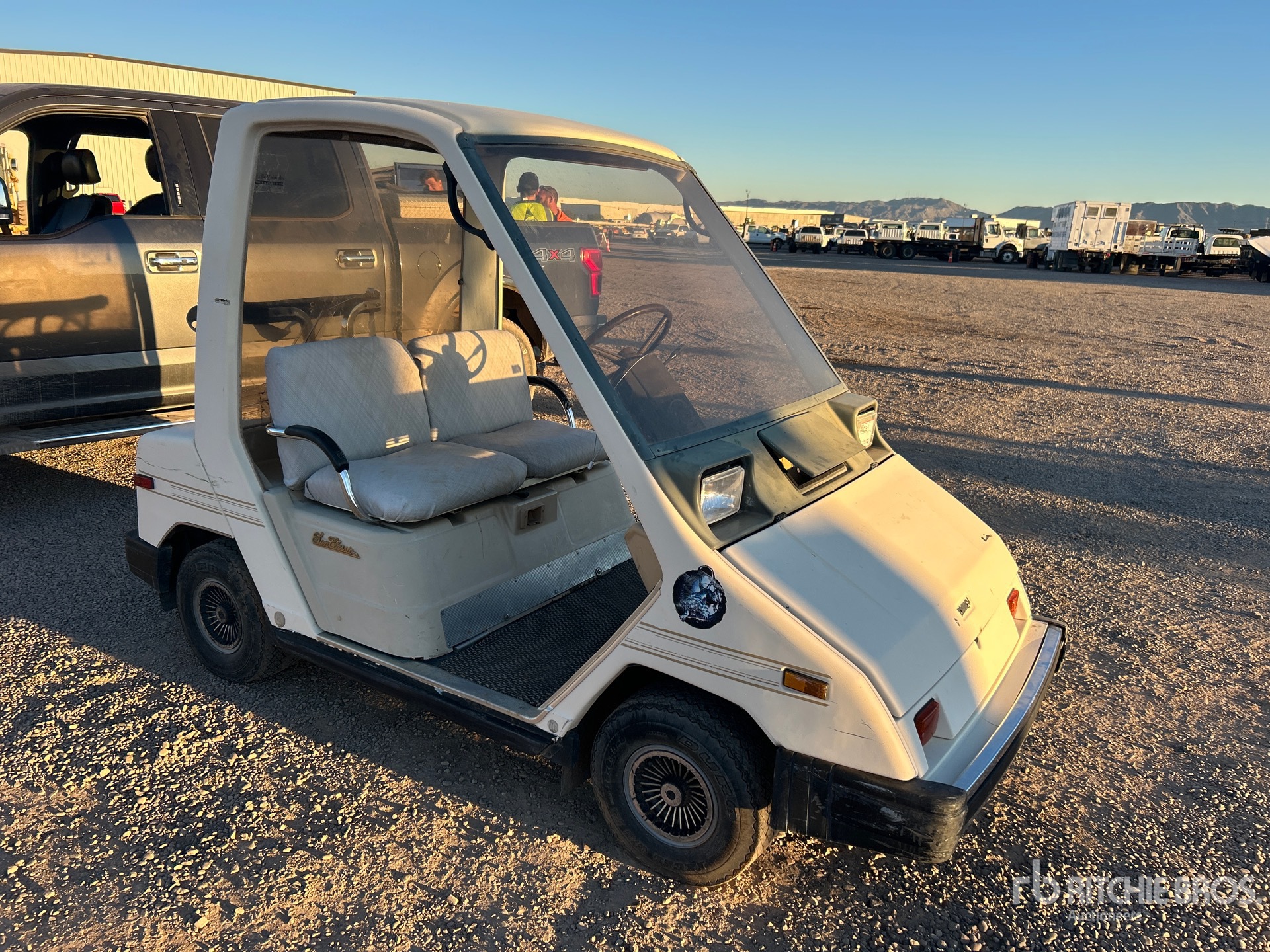 General Appearance with Picture, Right Front Corner