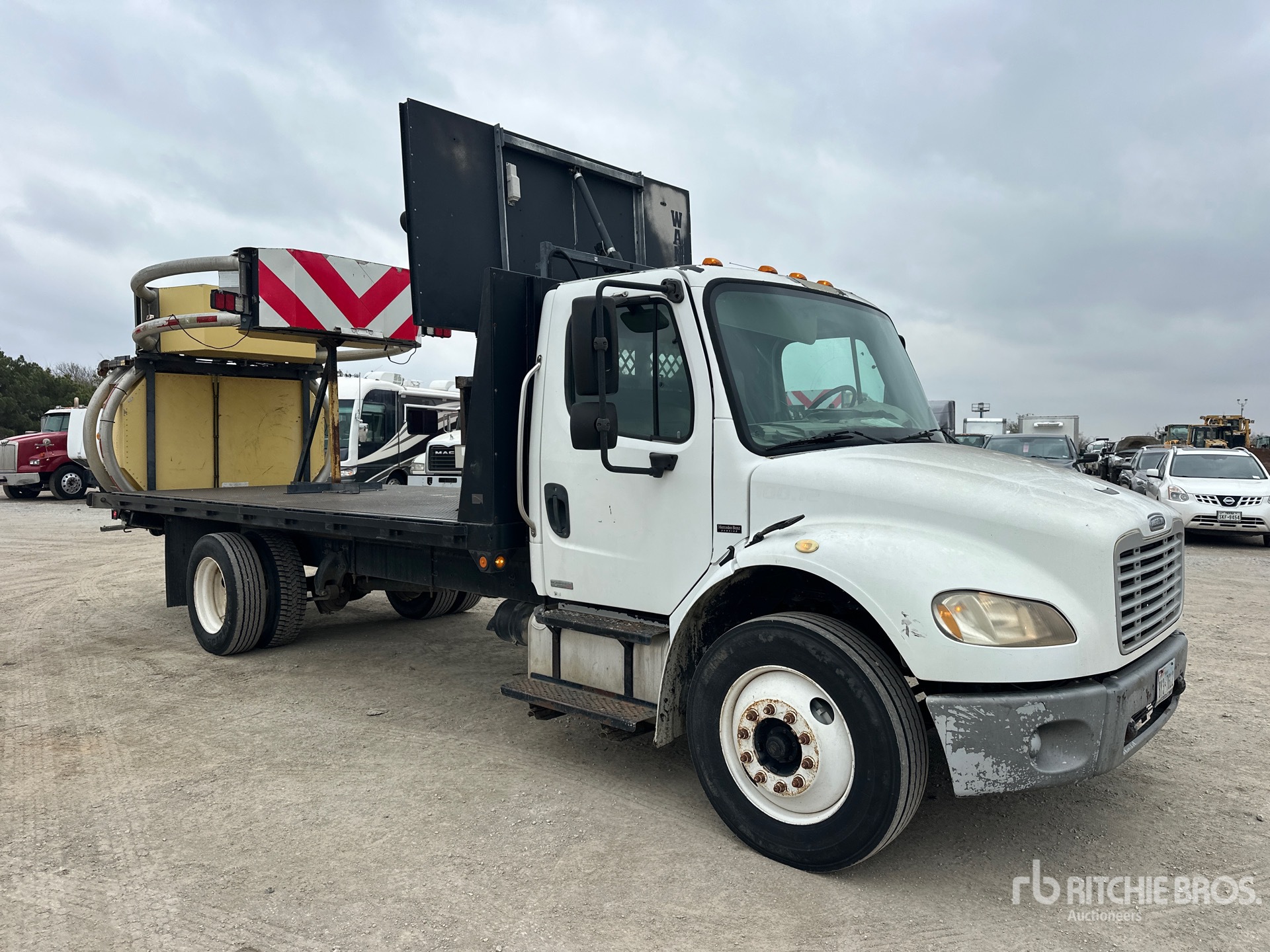 General Appearance with Foto, angolo anteriore destro