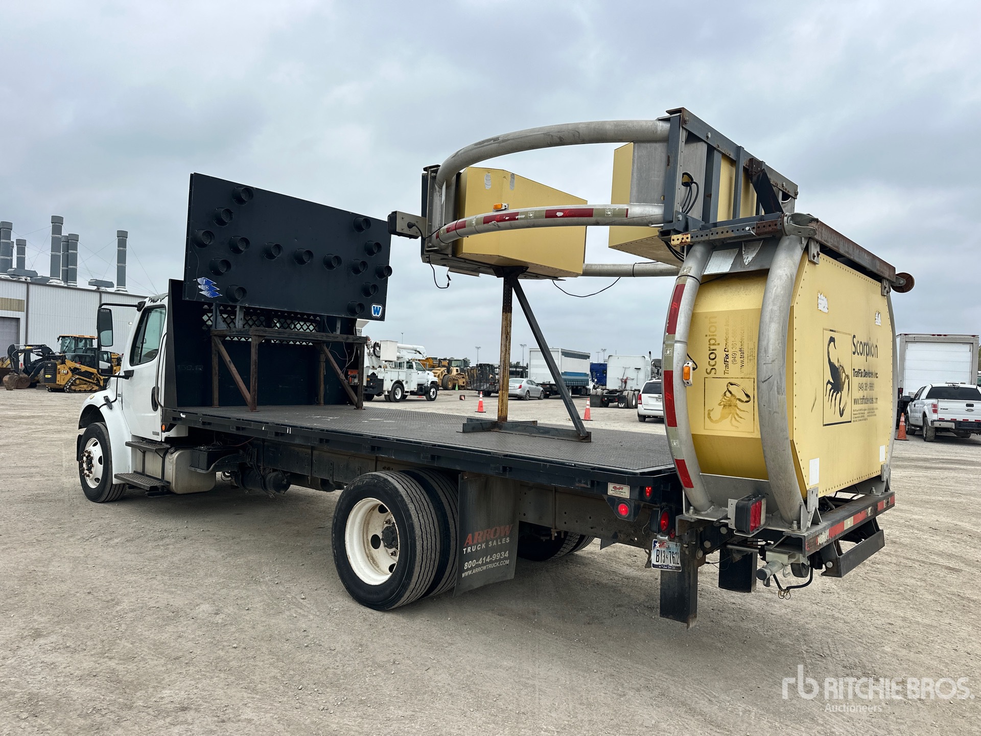 General Appearance with Foto, angolo posteriore sinistro