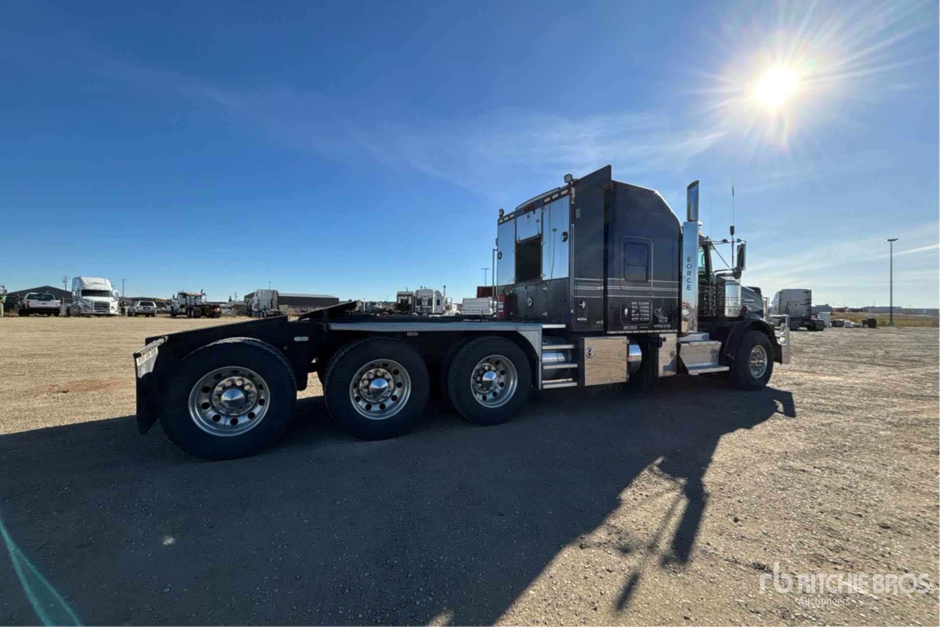 General Appearance with Imagen: esquina trasera derecha