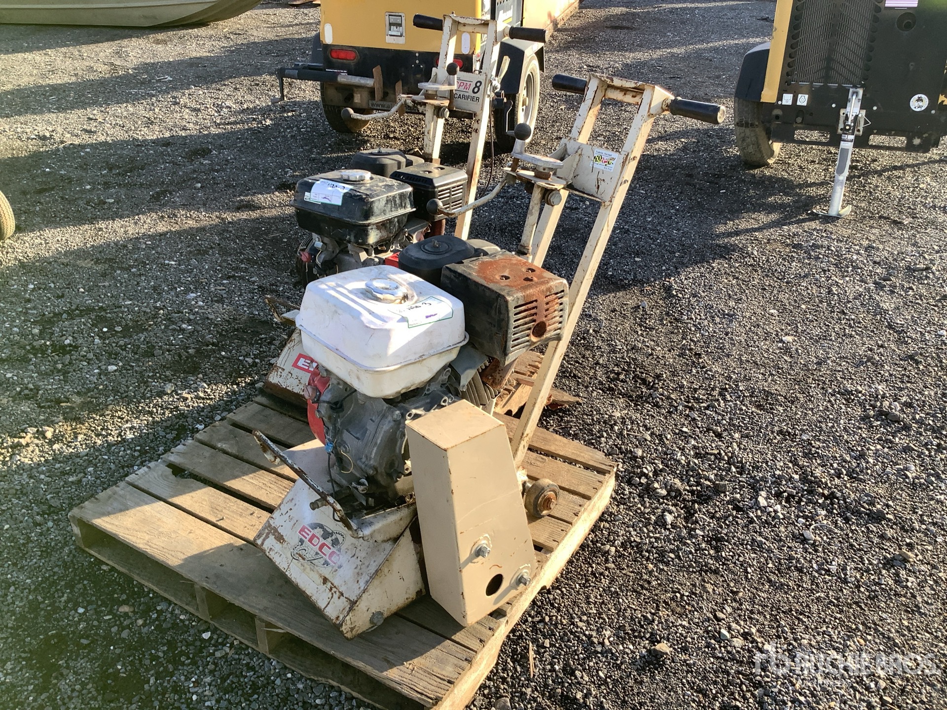 General Appearance with Featured Photo