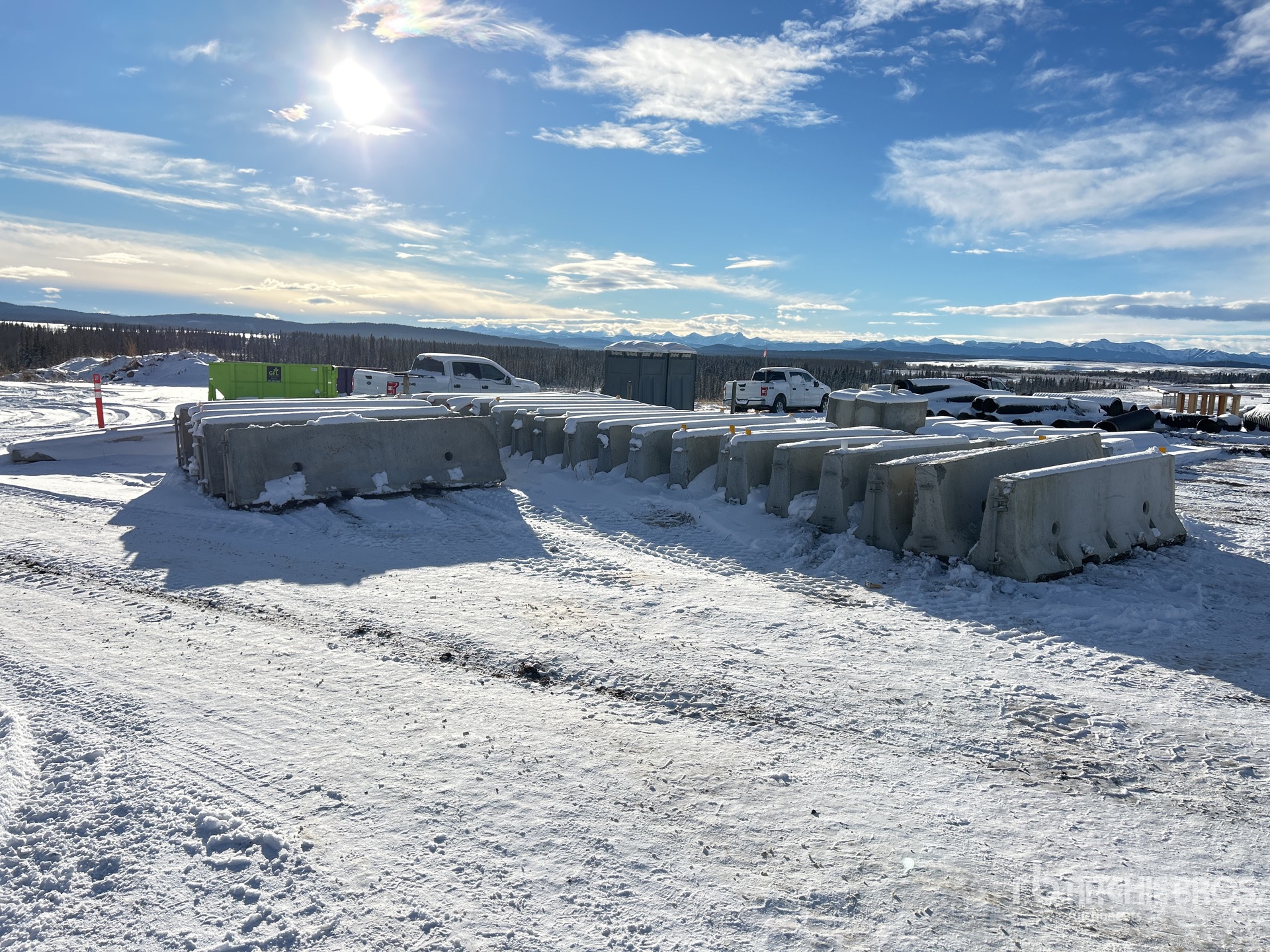 Aspect général with Image, coin avant droit
