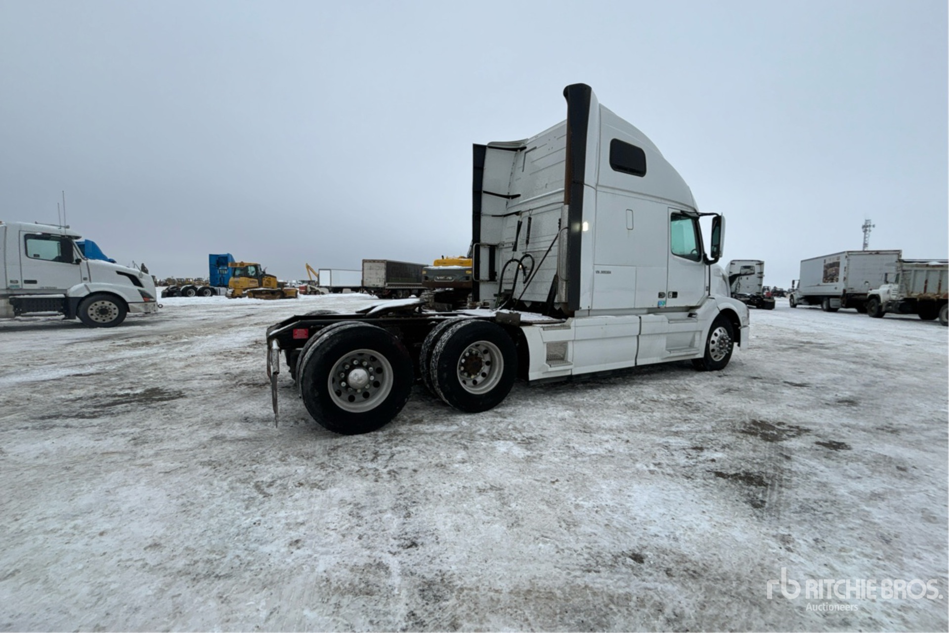 General Appearance with Foto, angolo anteriore sinistro