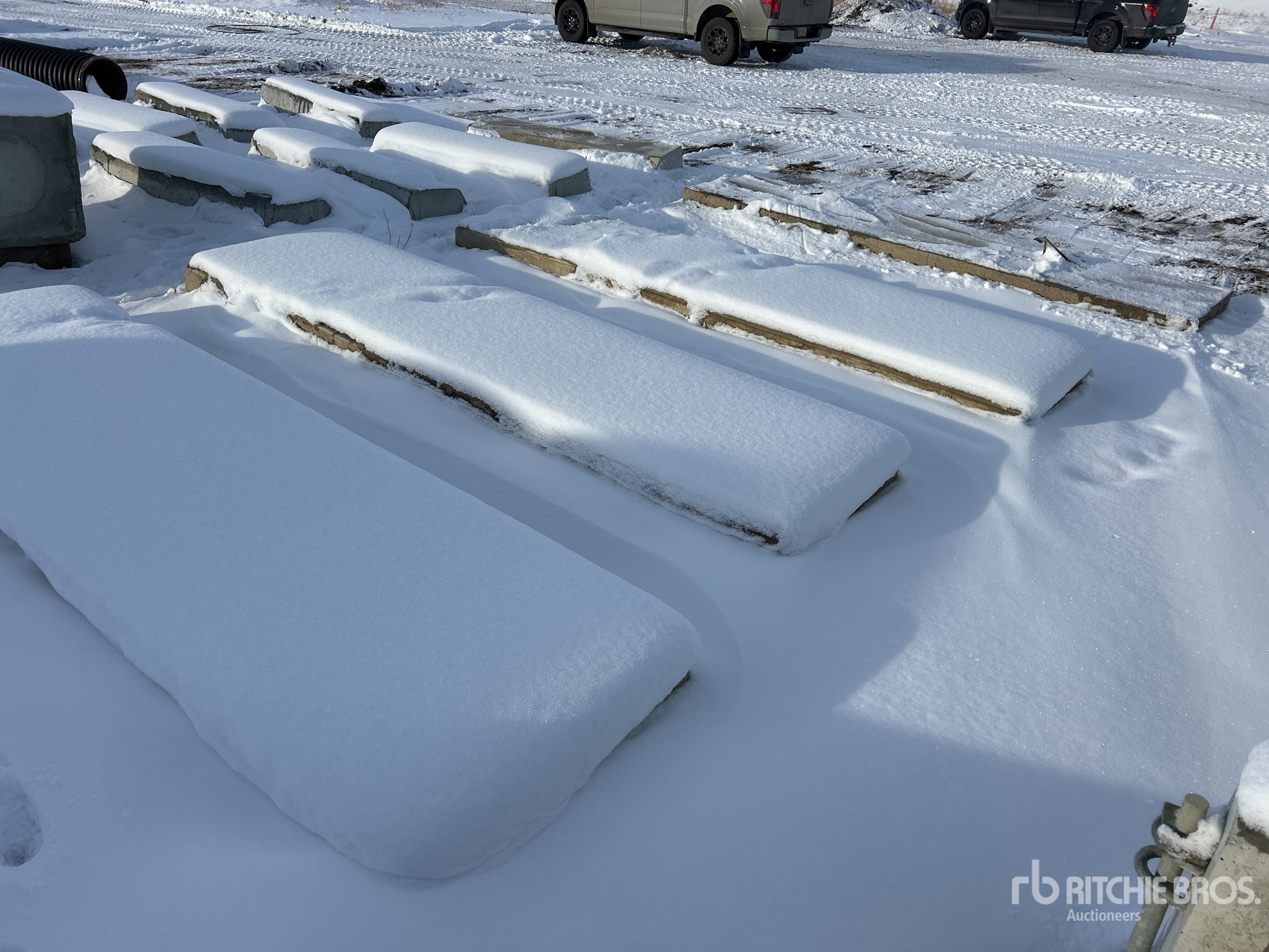 Aspect général with Image, coin arrière droit