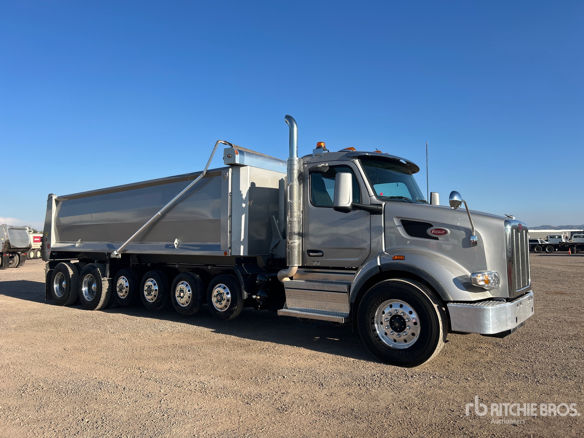 General Appearance with Foto, angolo anteriore destro