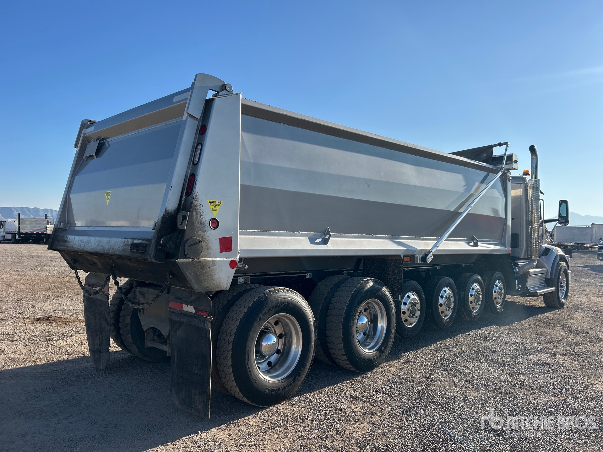 General Appearance with Foto, angolo anteriore sinistro