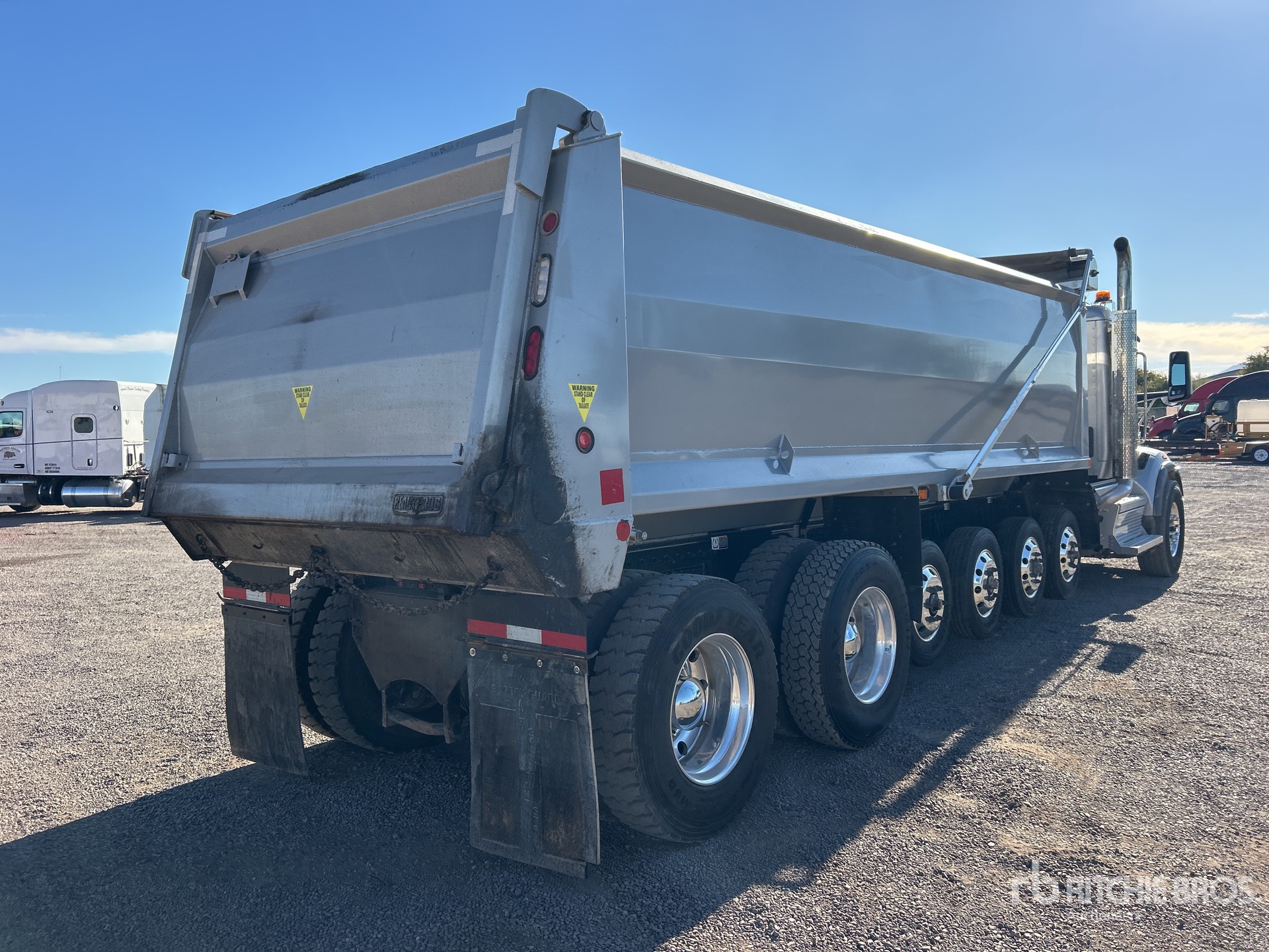 General Appearance with Bild, Ecke hinten rechts