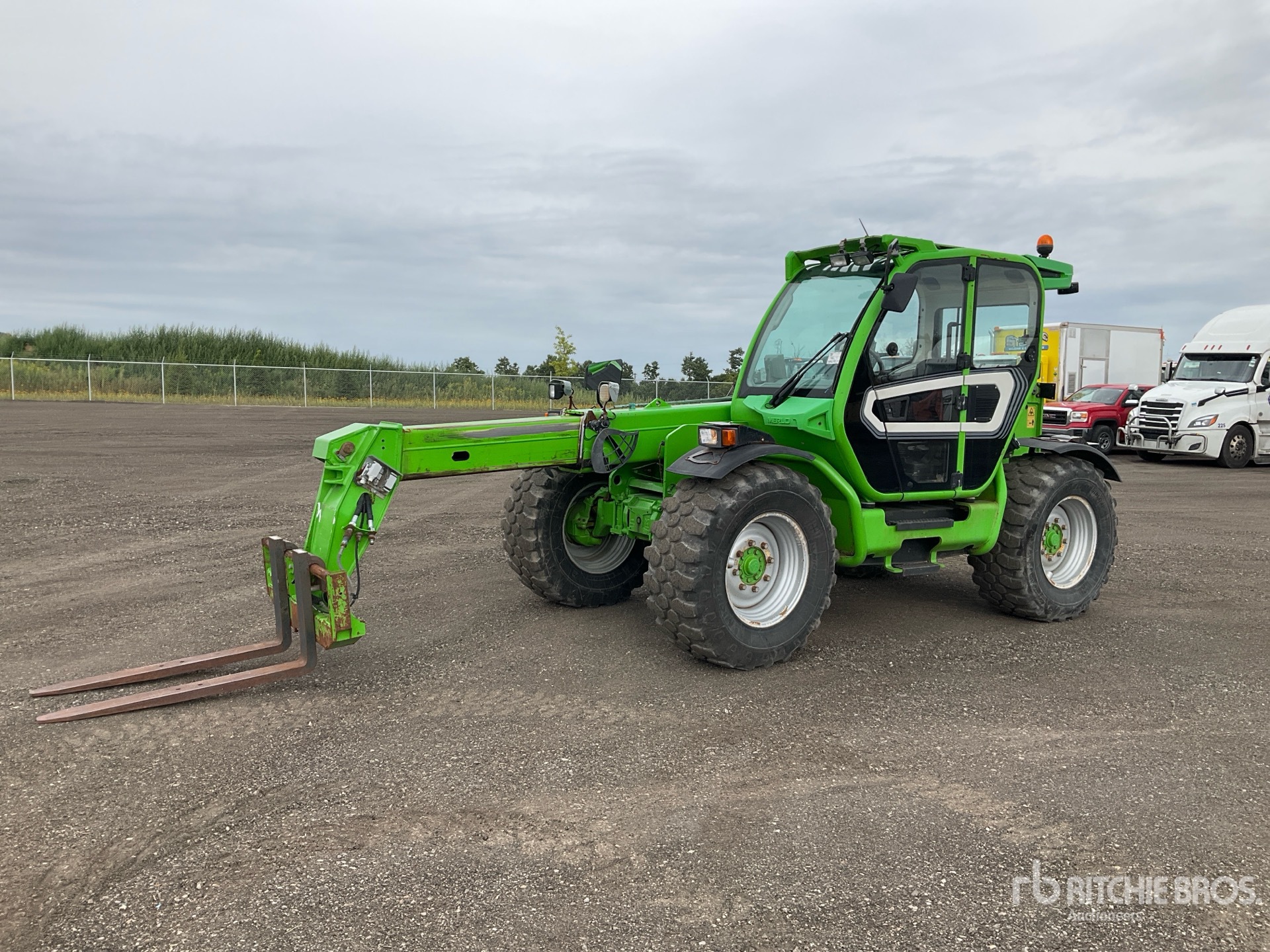 General Appearance with Bild, Ecke vorne links