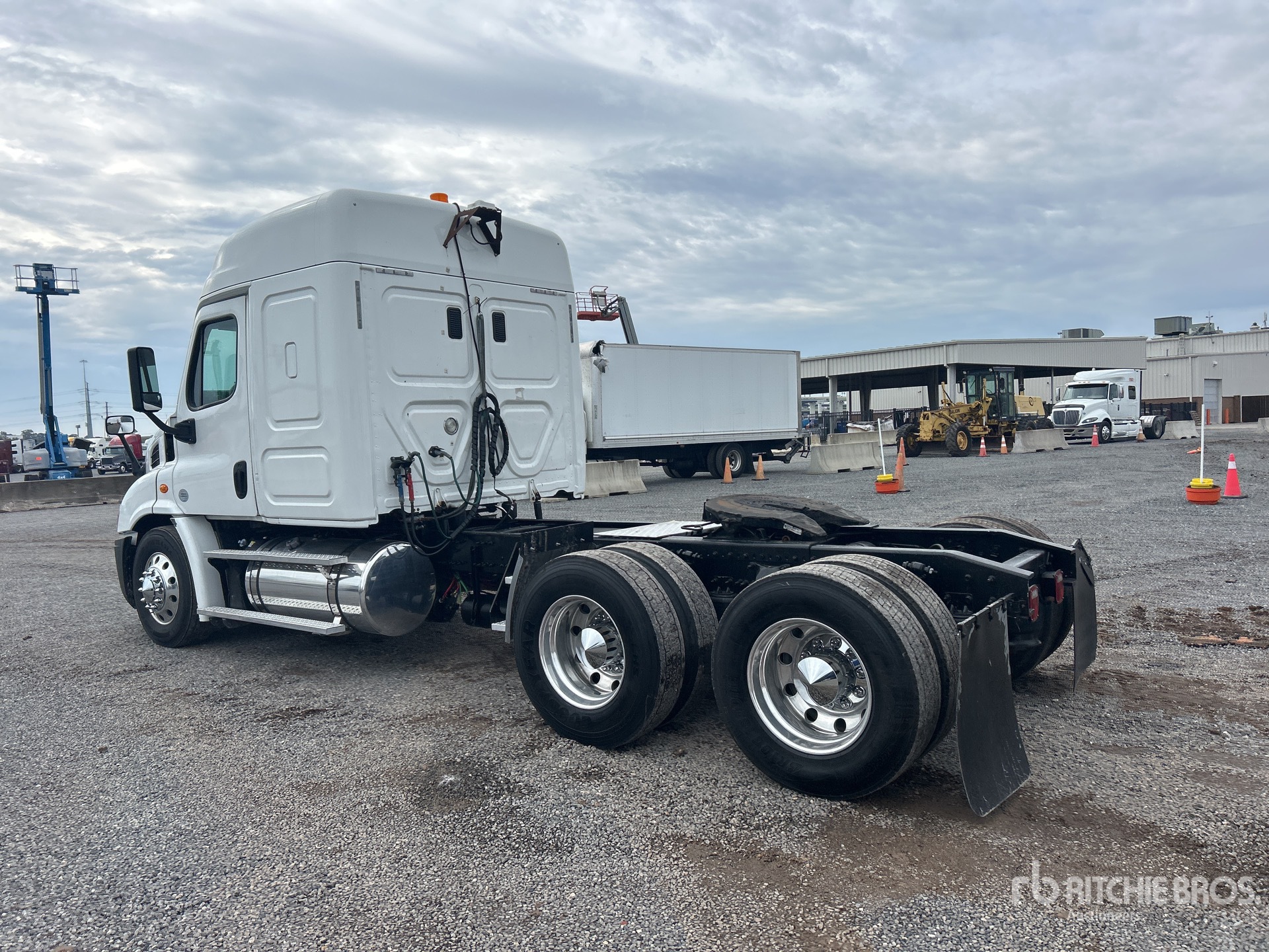 General Appearance with Imagen: esquina trasera izquierda