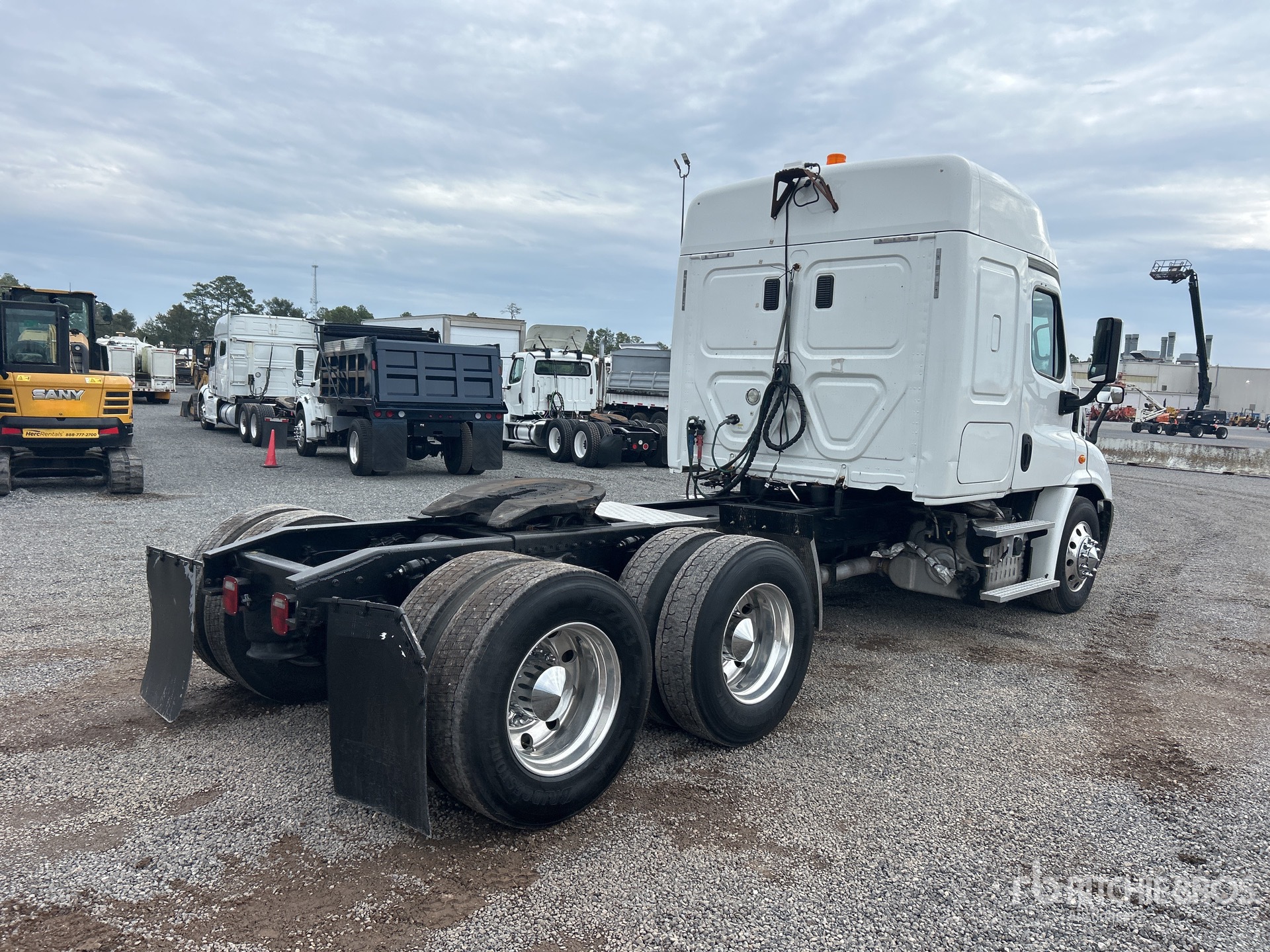 General Appearance with Imagen: esquina trasera derecha