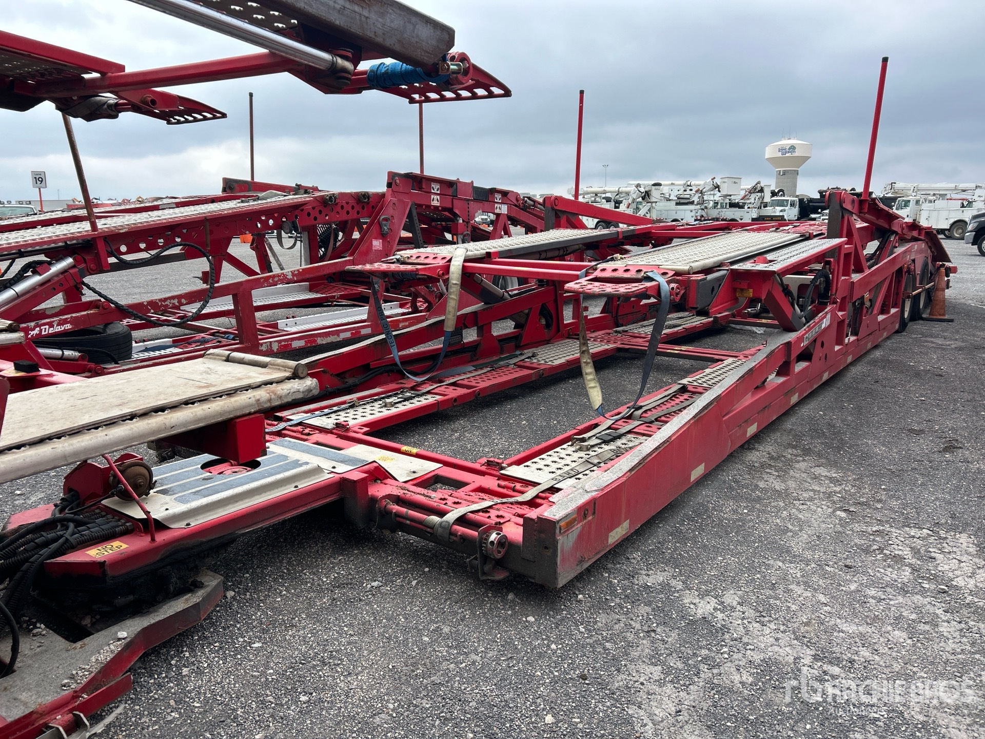 General Appearance with Bild, Ecke vorne links