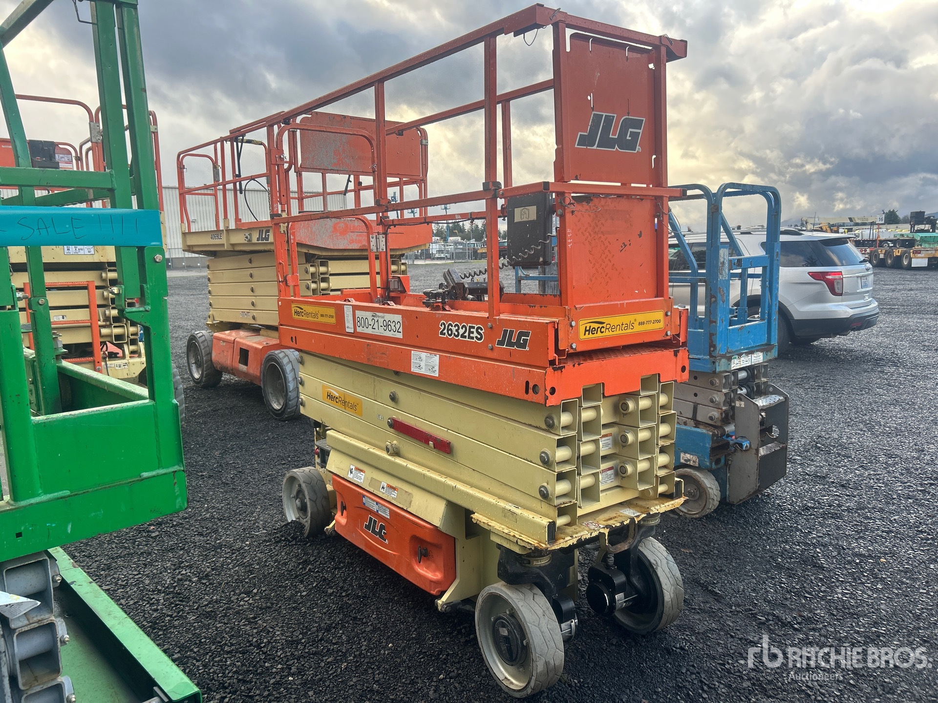 General Appearance with Picture, Right Front Corner