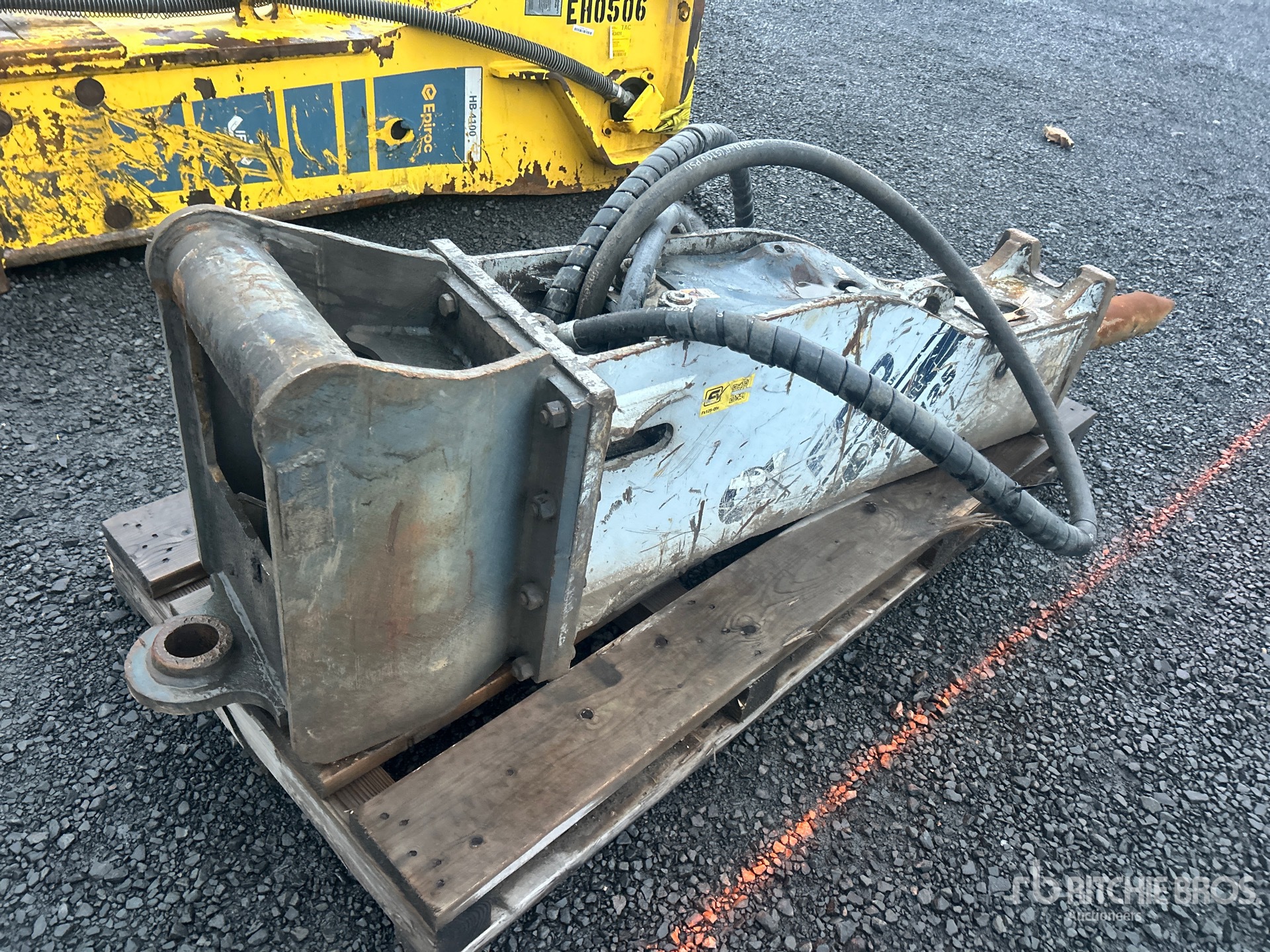 General Appearance with Bild, Ecke hinten rechts