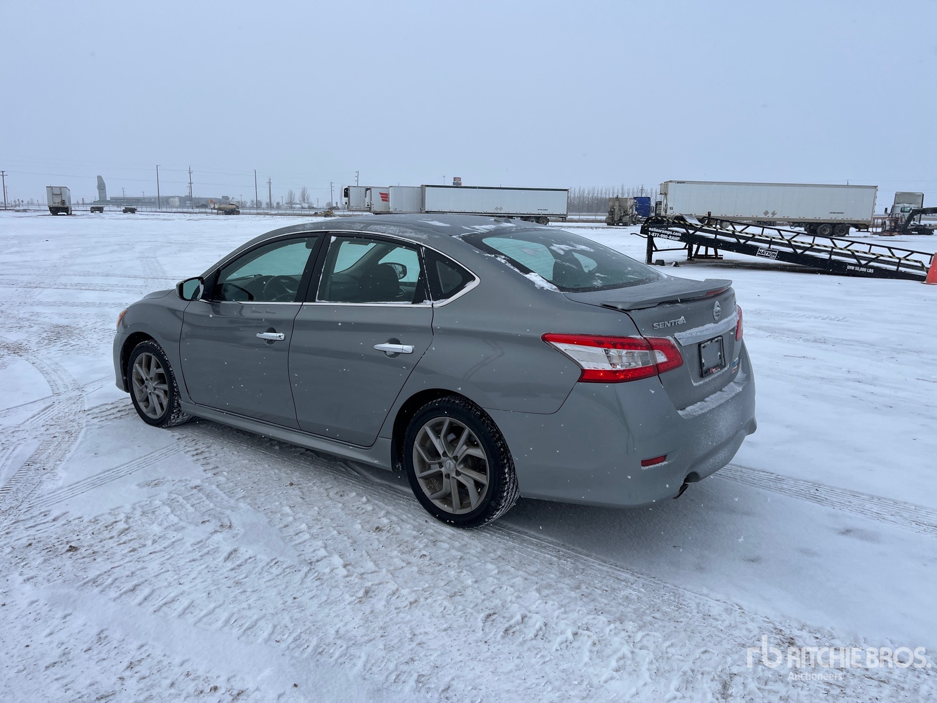 General Appearance with Foto, angolo posteriore sinistro