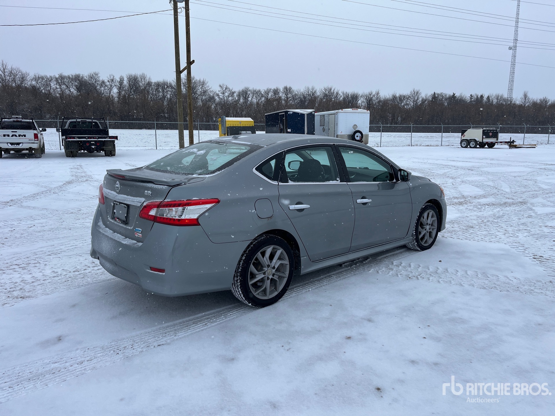 General Appearance with Foto, angolo anteriore sinistro