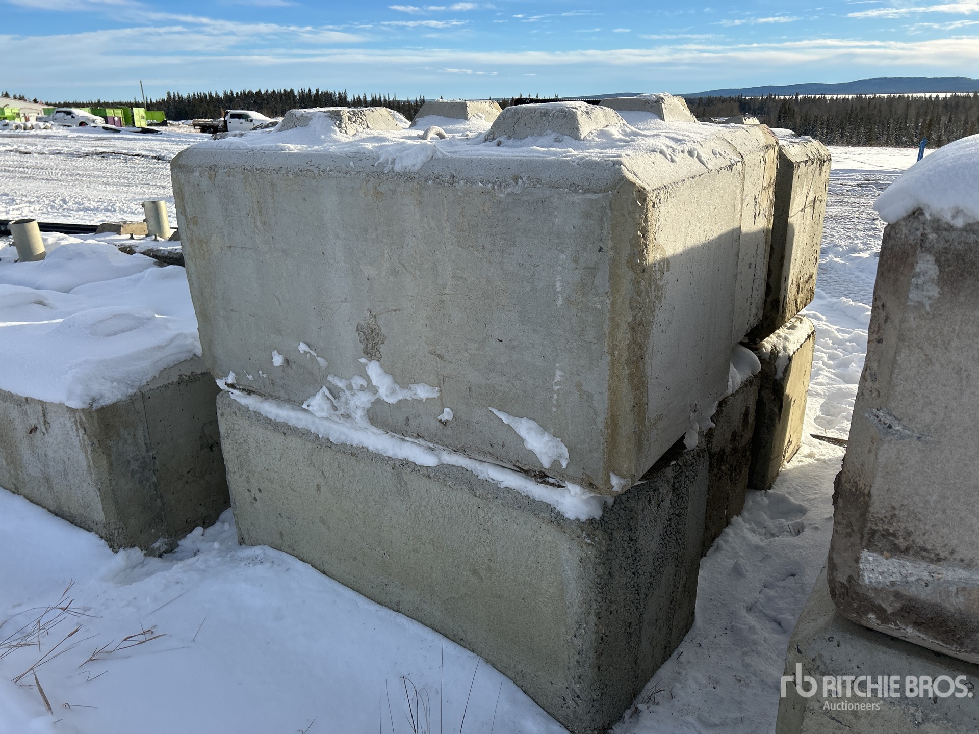 Aspect général with Image, coin arrière droit