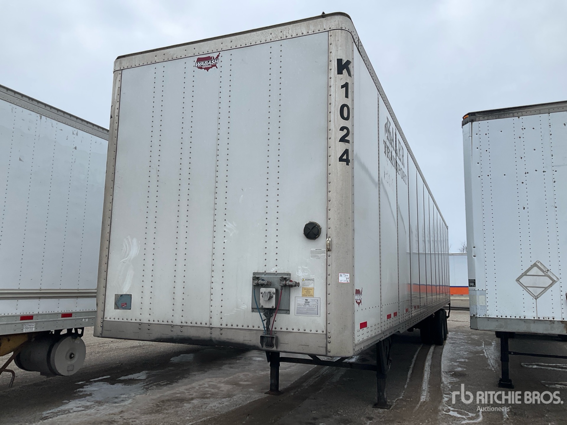 General Appearance with Bild, Ecke vorne links