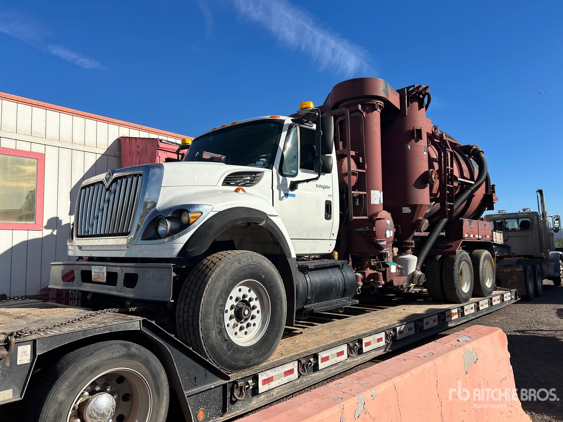 General Appearance with Featured Photo