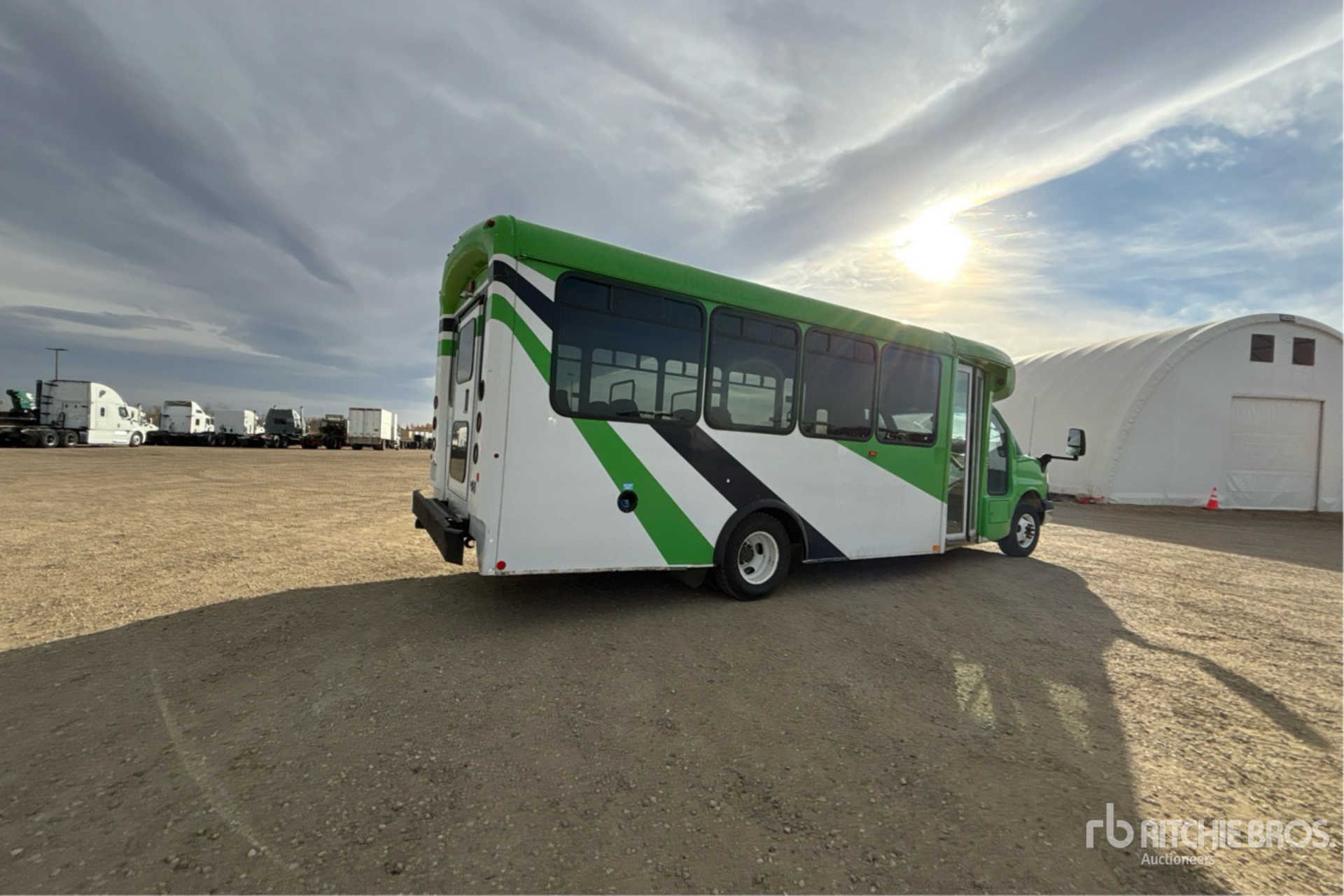 General Appearance with Picture, Right Rear Corner