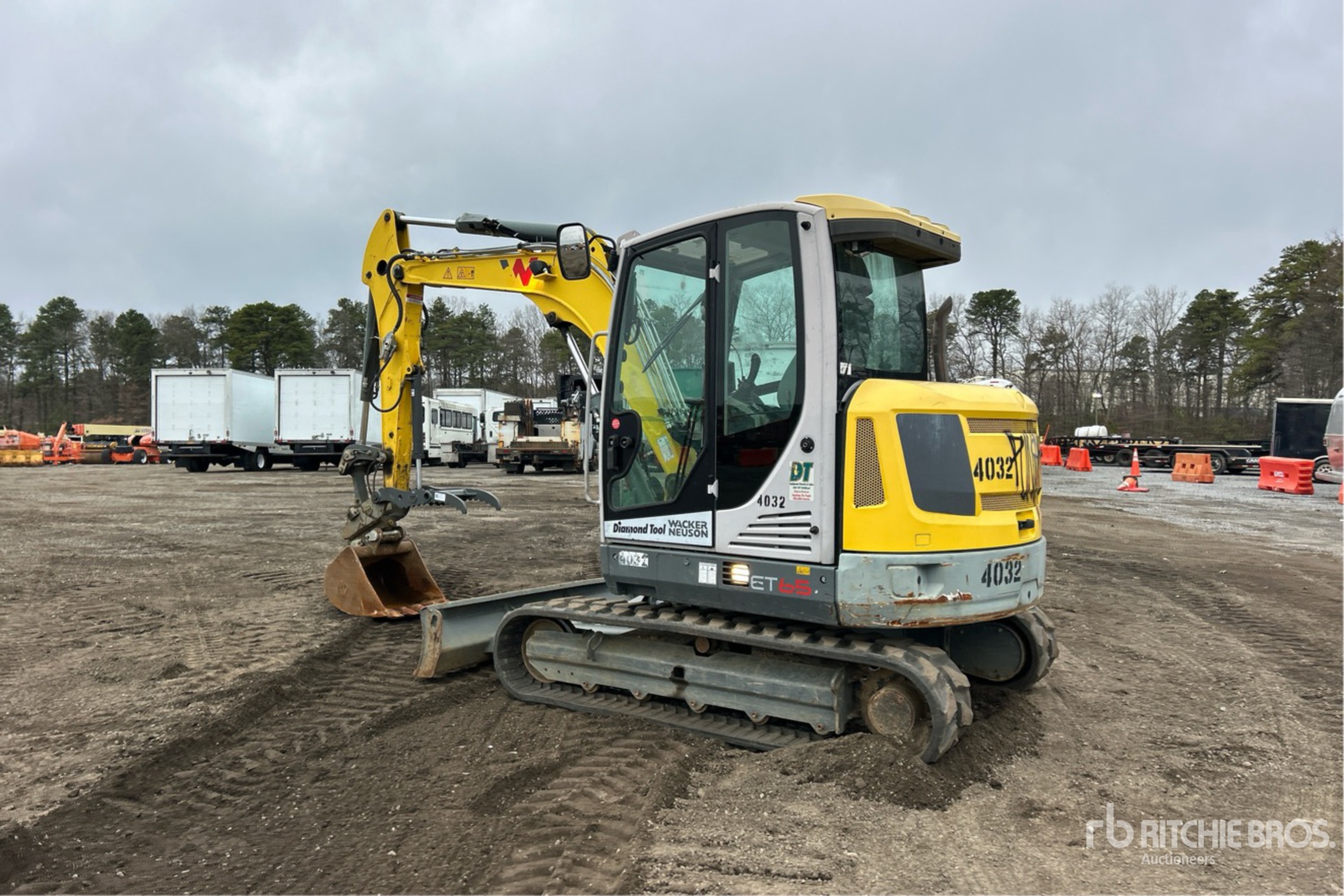 General Appearance with Picture, Left Rear Corner