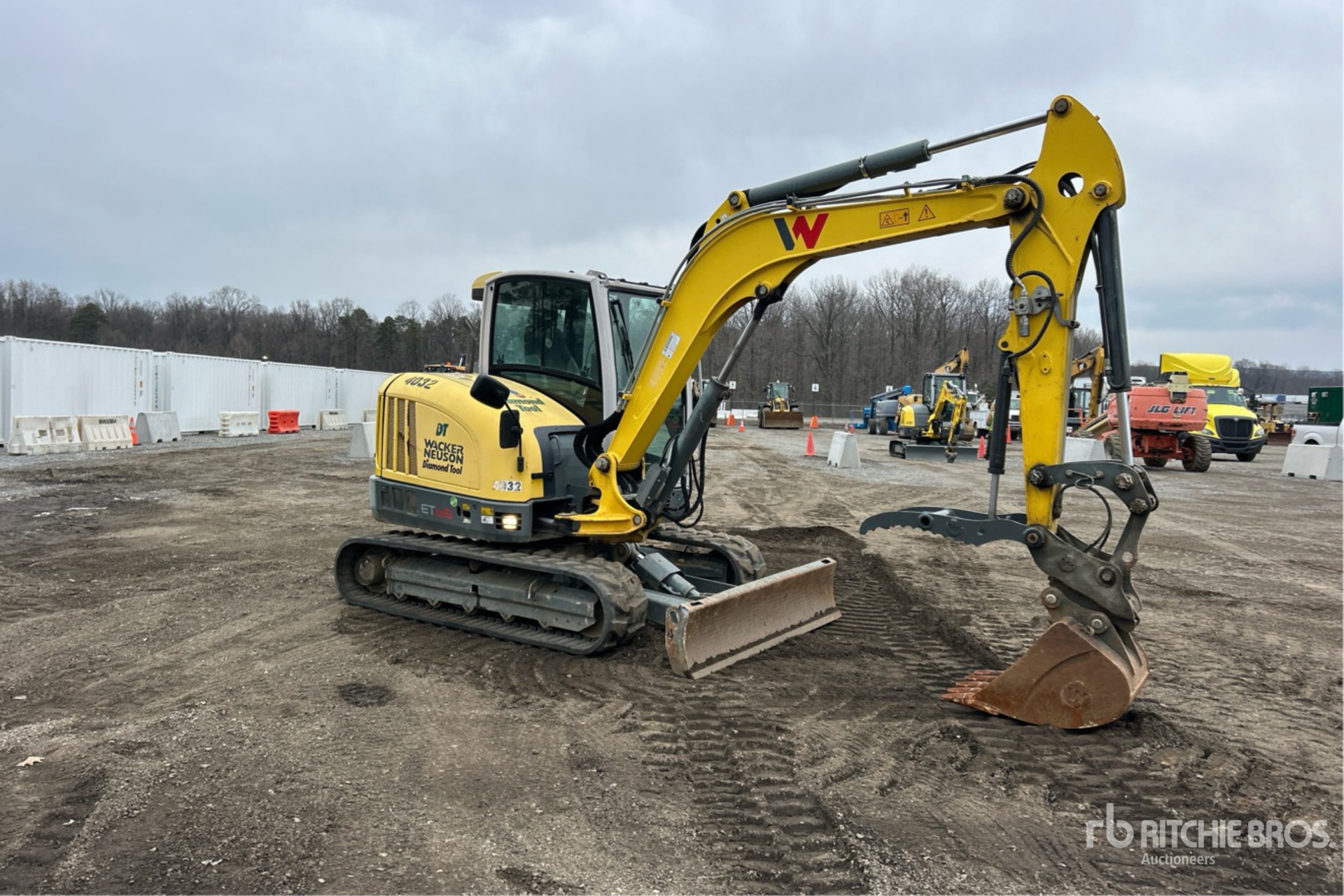 General Appearance with Picture, Right Front Corner