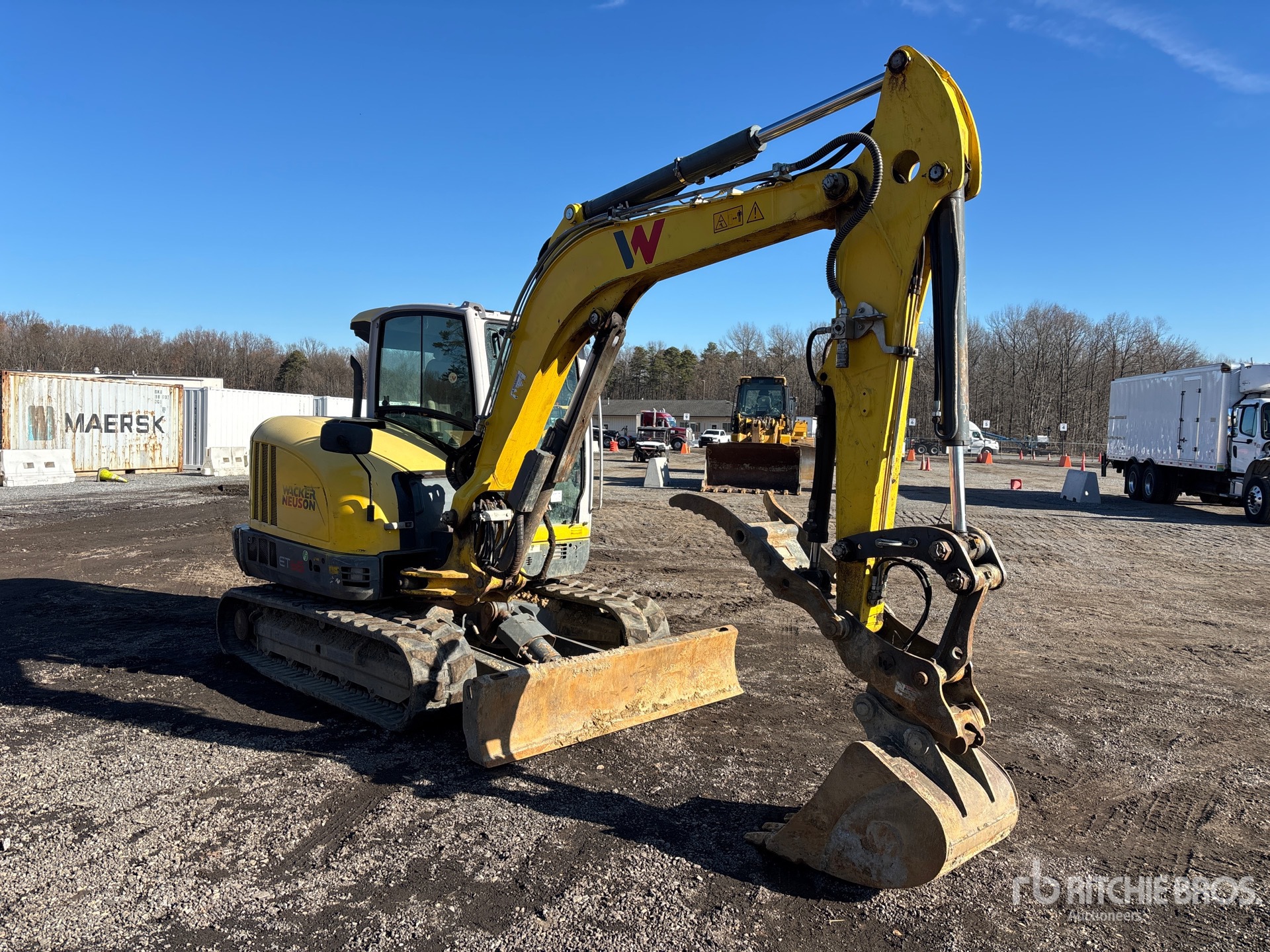 General Appearance with Picture, Right Front Corner