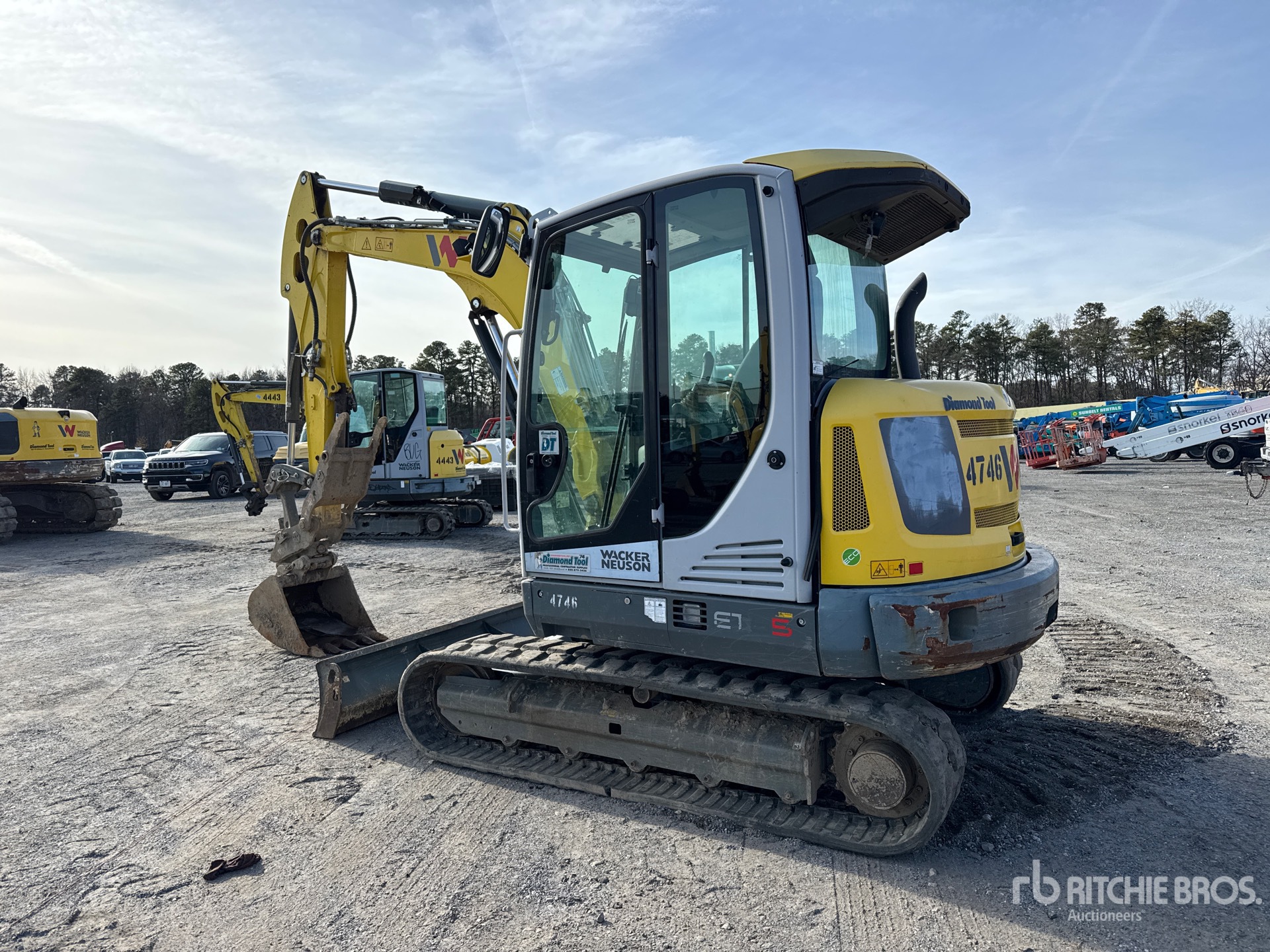 General Appearance with Picture, Left Rear Corner