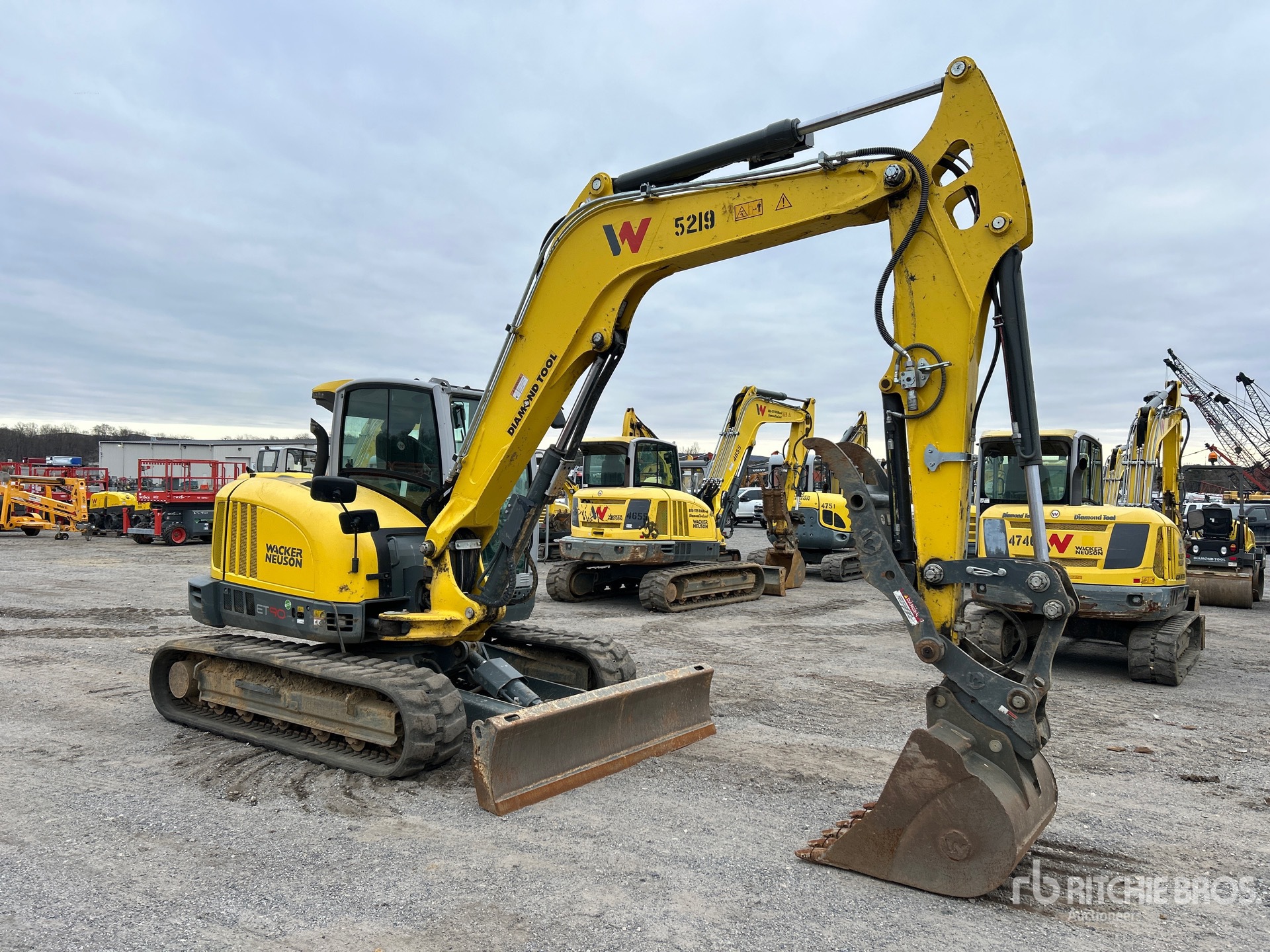 General Appearance with Picture, Right Front Corner