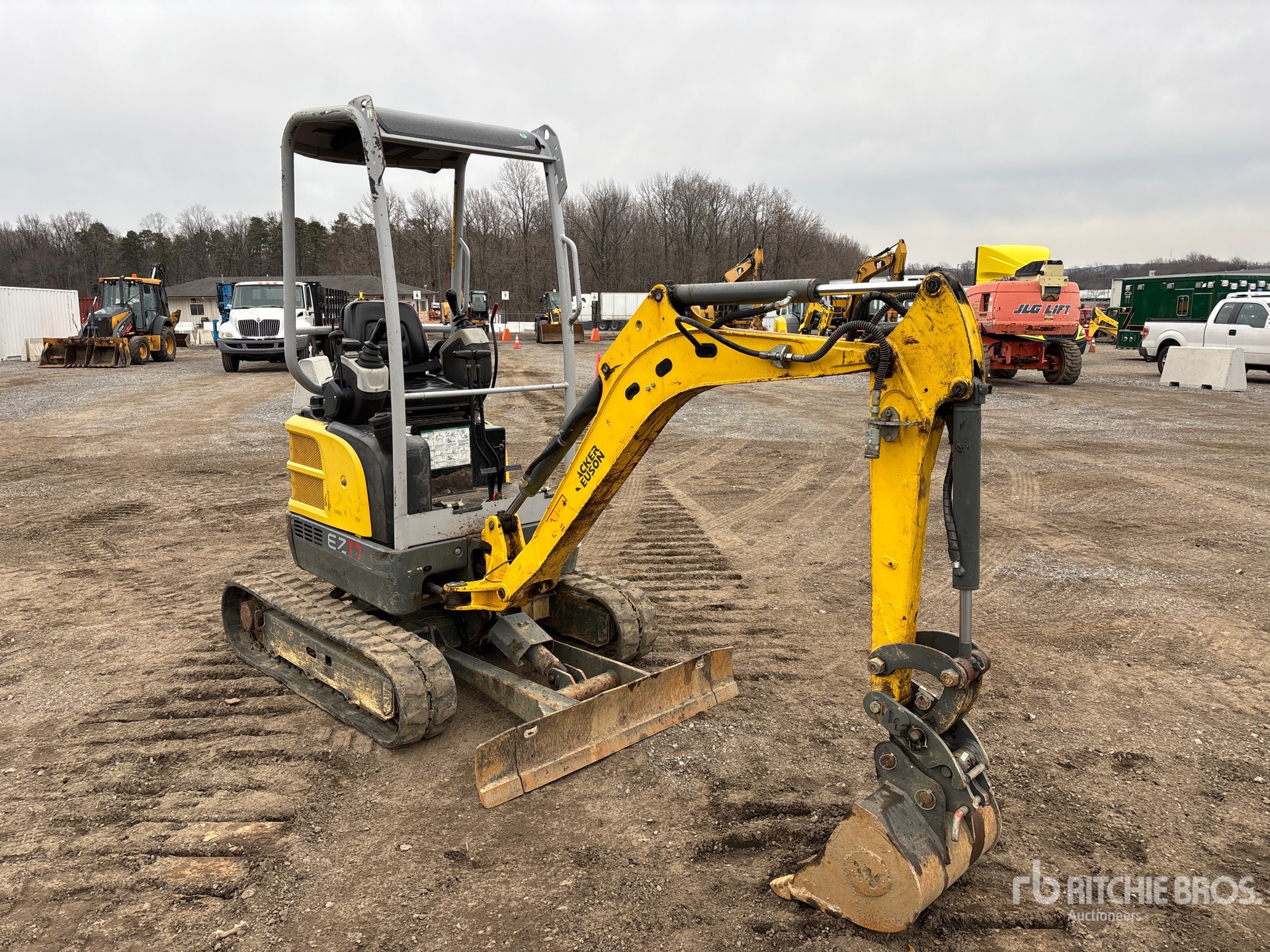 General Appearance with Picture, Right Front Corner