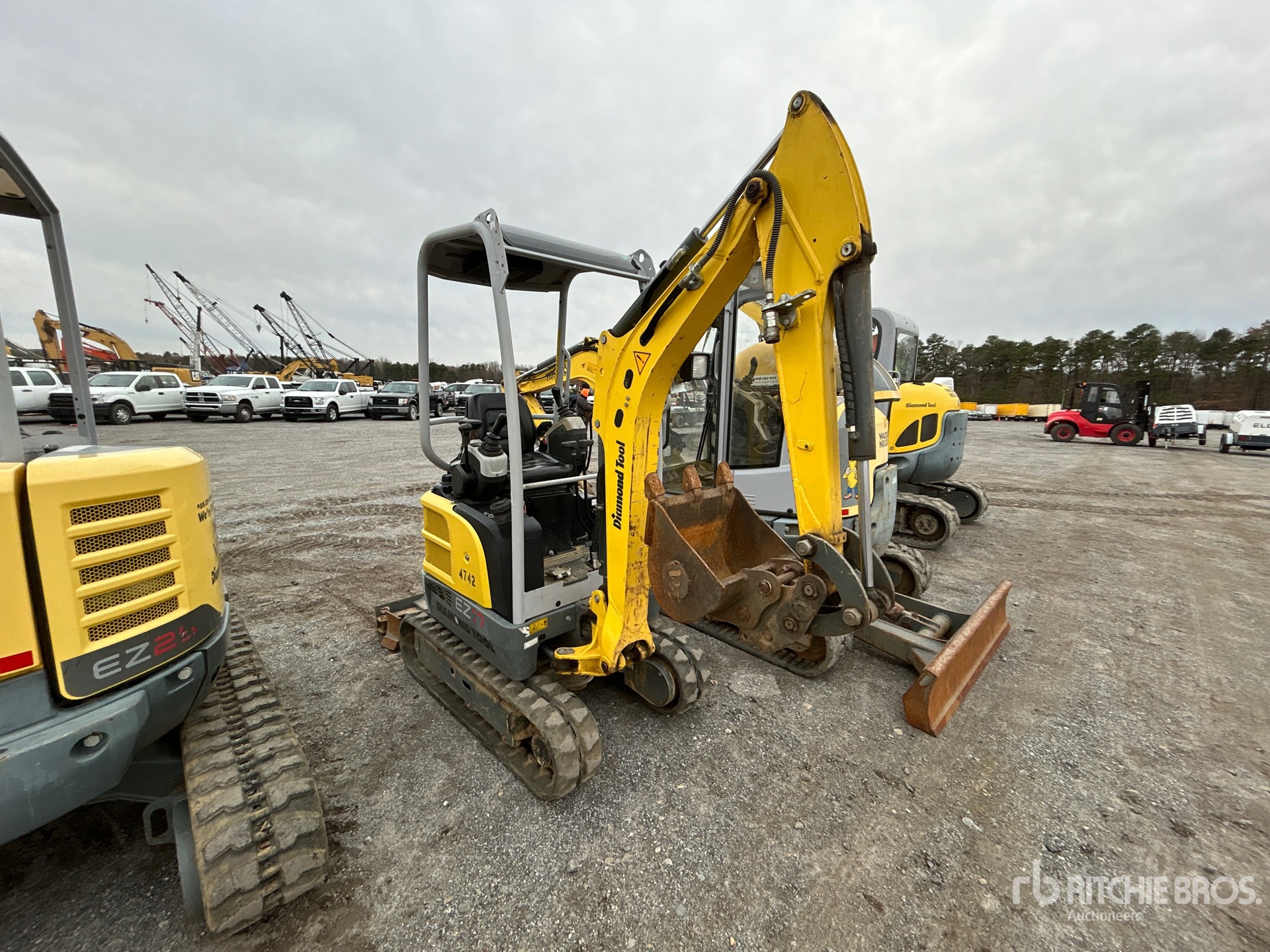 General Appearance with Picture, Right Front Corner