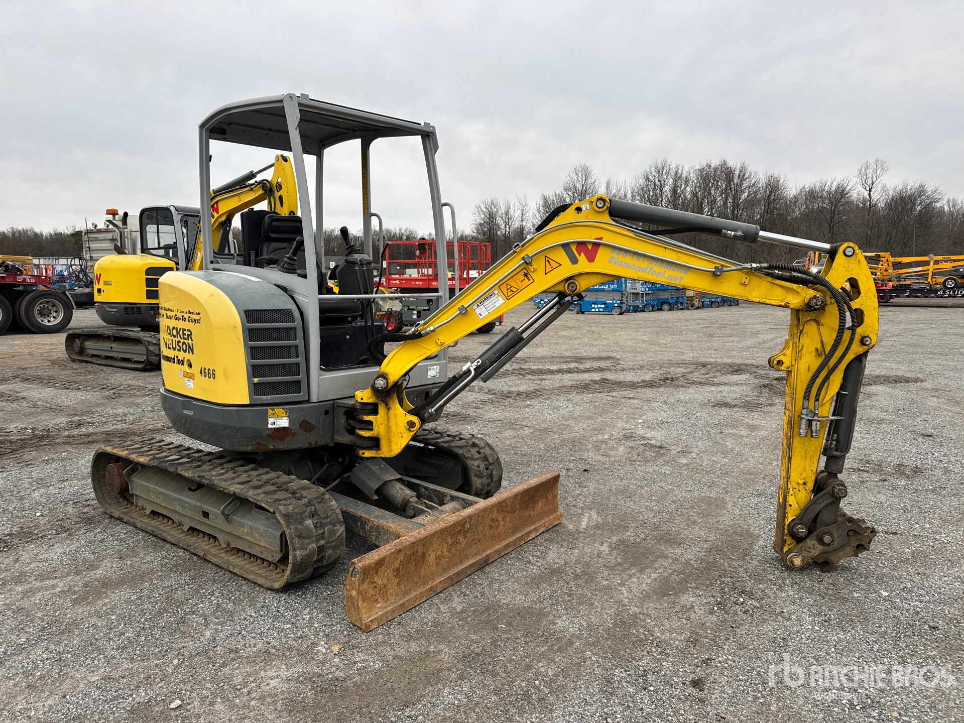 General Appearance with Picture, Right Front Corner