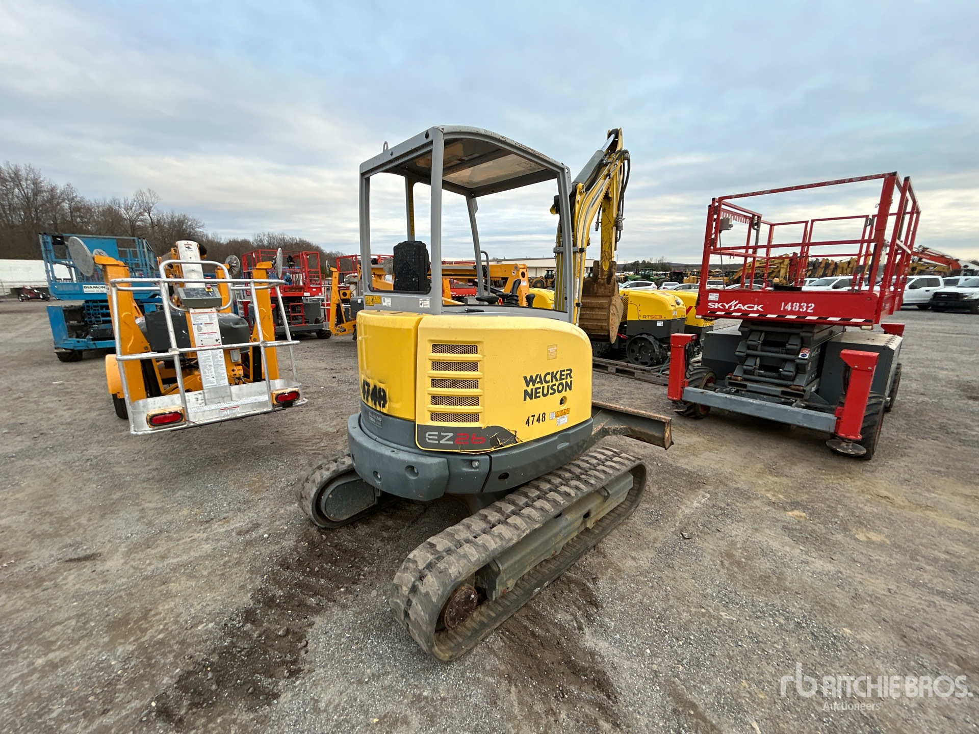 General Appearance with Picture, Right Rear Corner