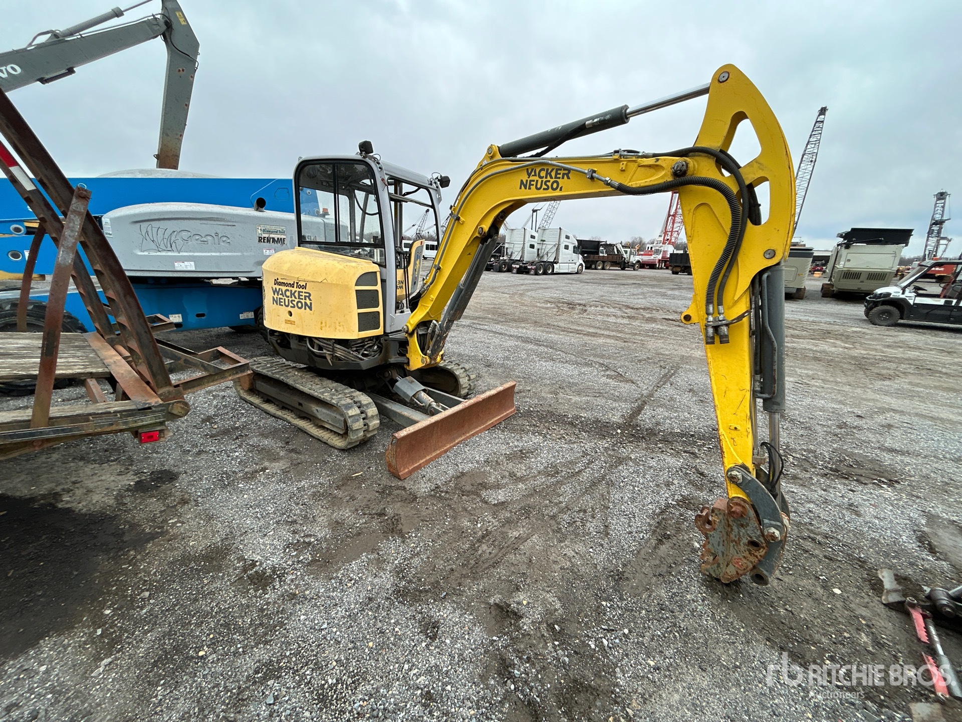 General Appearance with Picture, Right Front Corner