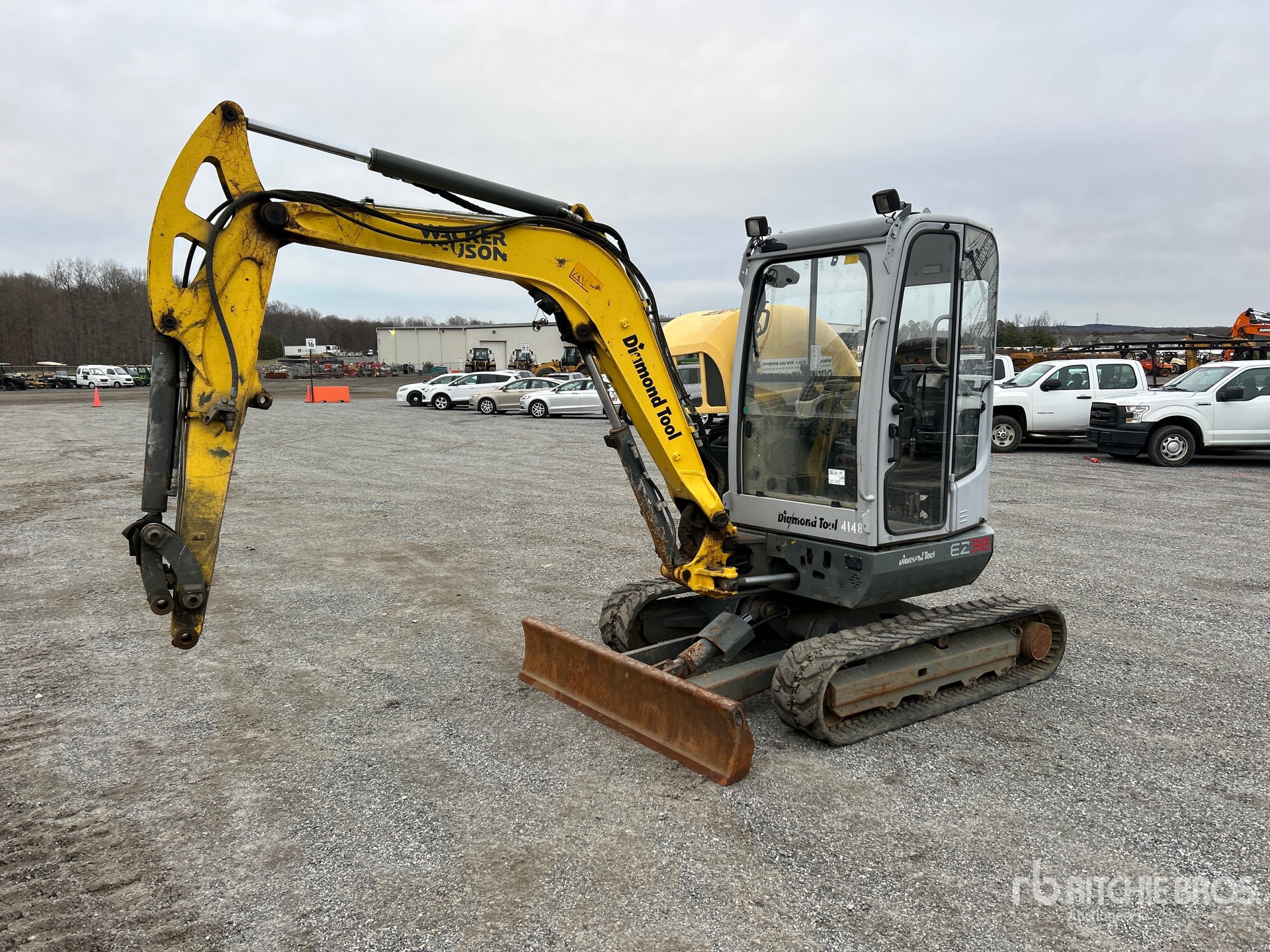 General Appearance with Picture, Left Front Corner