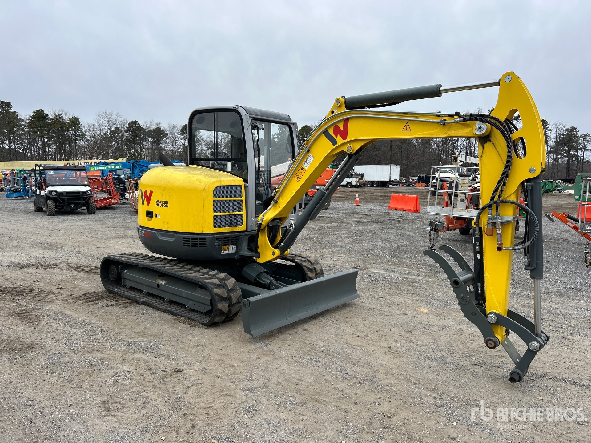 General Appearance with Picture, Right Front Corner