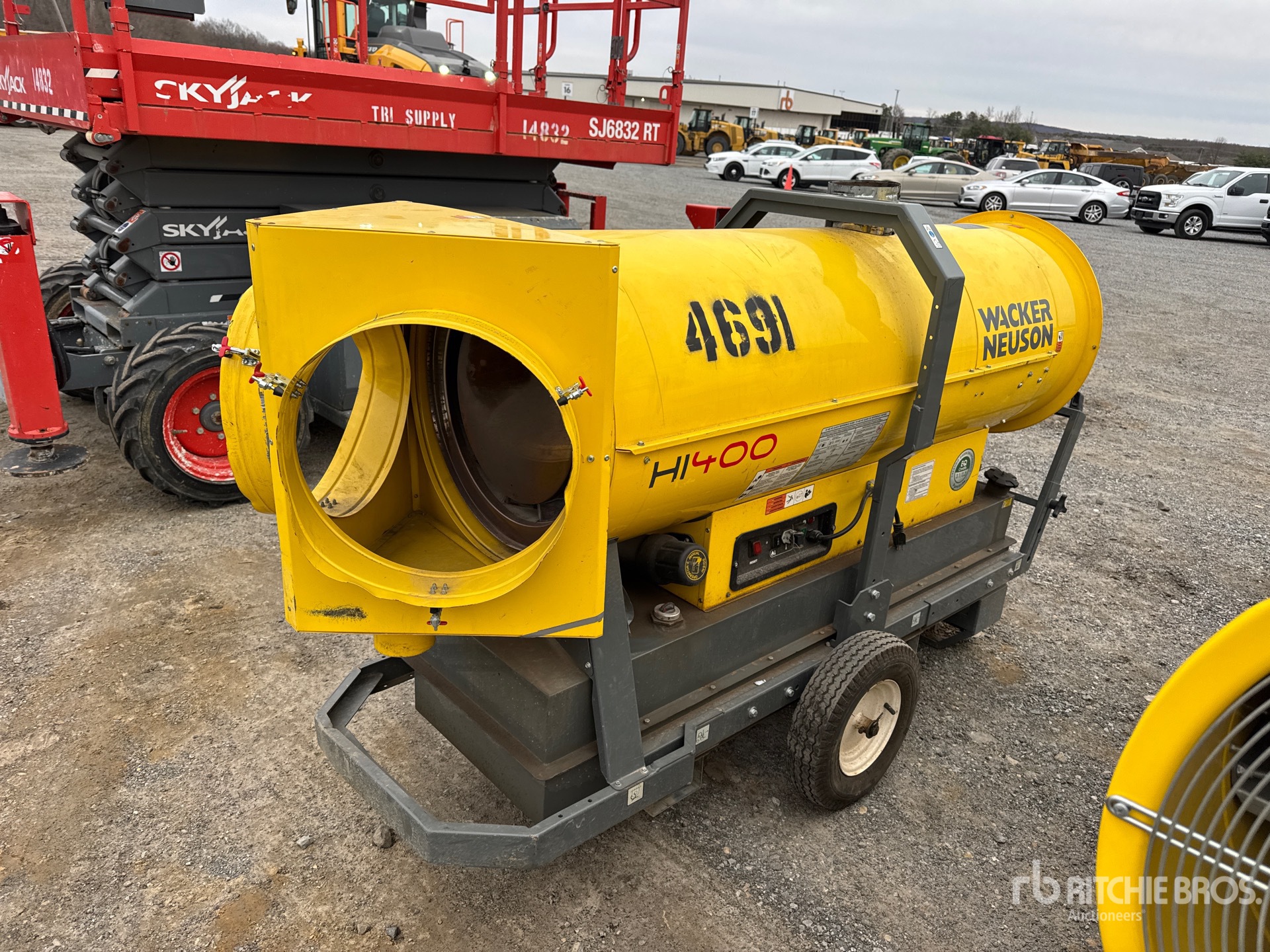 General Appearance with Picture, Right Rear Corner